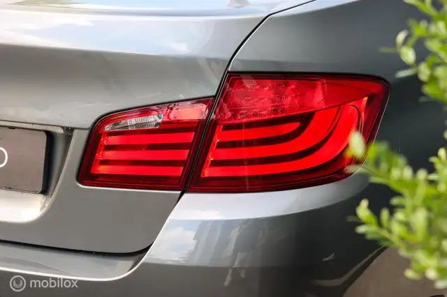 BMW 5 Series view 27