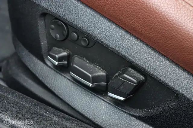 BMW 5 Series view 11