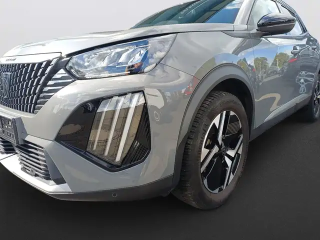 Peugeot 2008 view 11