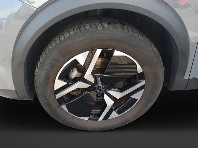 Peugeot 2008 view 10
