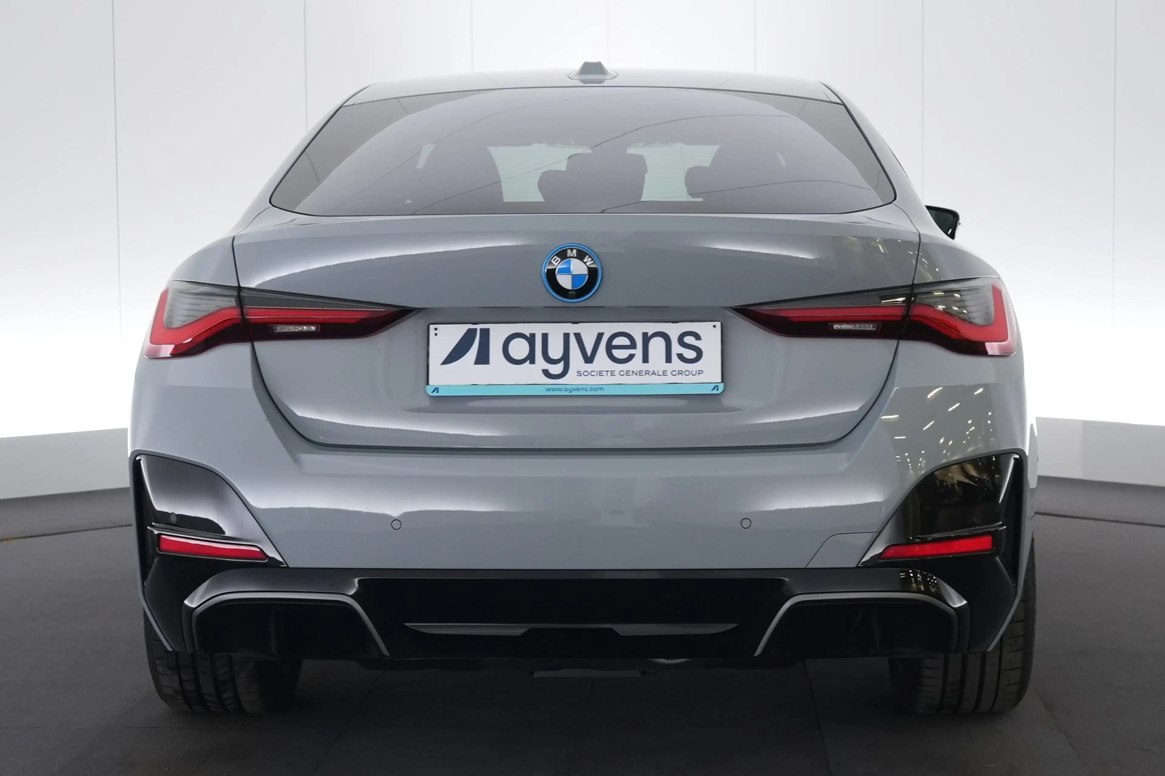 BMW i4 eDrive35 Business M-Sport LEDER/CUIR LED GPS PDC 3 — photo 8