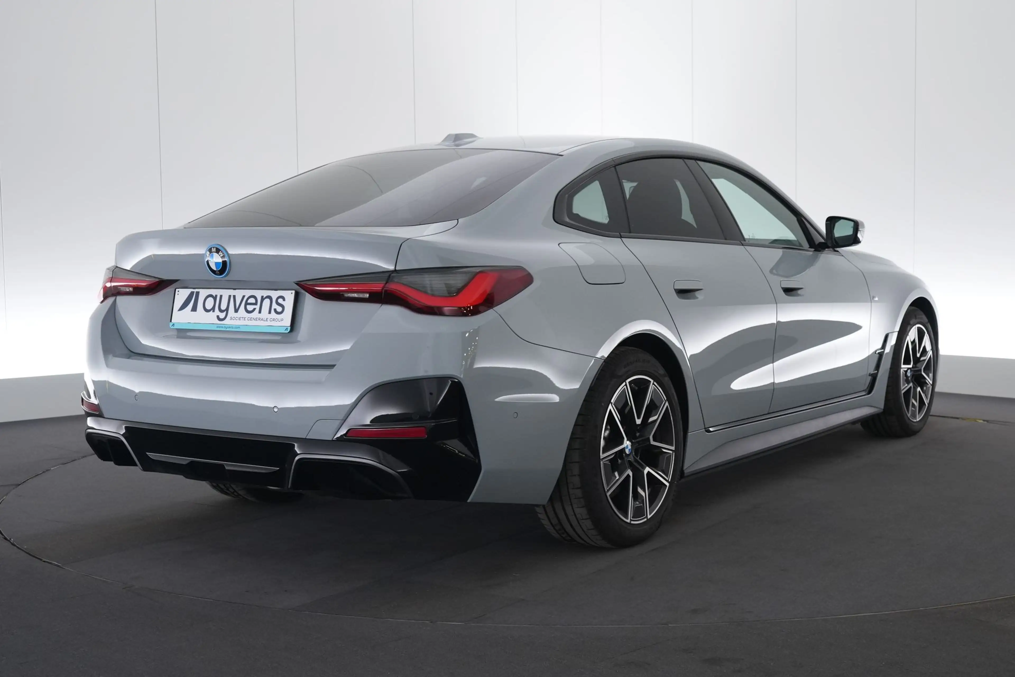 BMW i4 eDrive35 Business M-Sport LEDER/CUIR LED GPS PDC 3 — photo 7