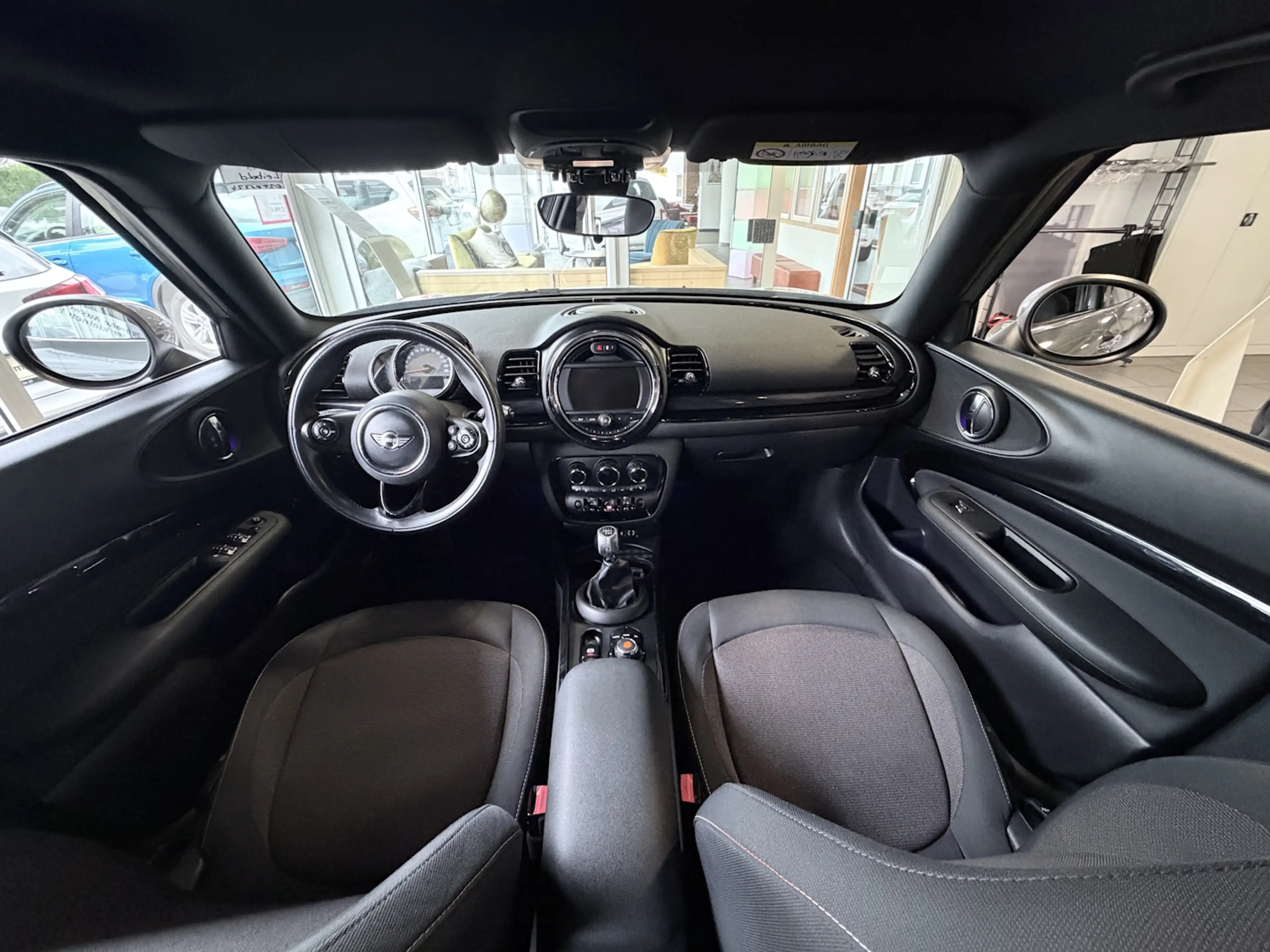 MINI One Clubman Mini One Clubman — photo 9