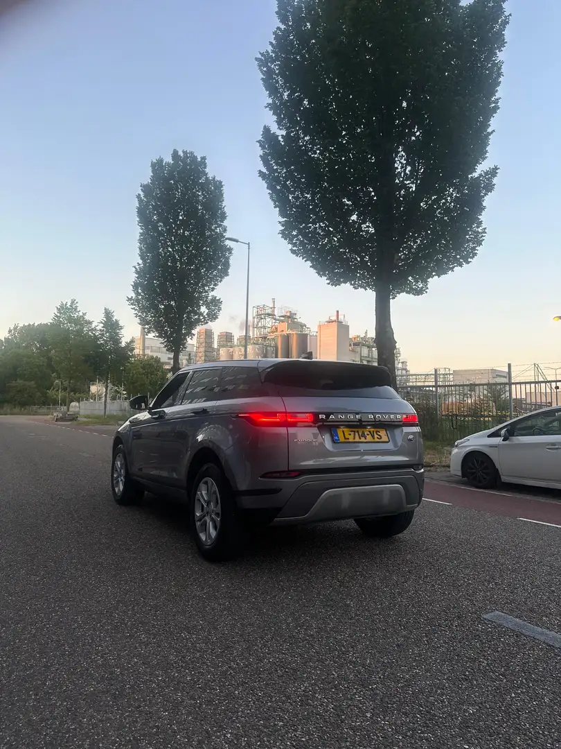 Land Rover Range Rover Evoque 2.0 D150 AWD R-Dyn.S Grijs - 2