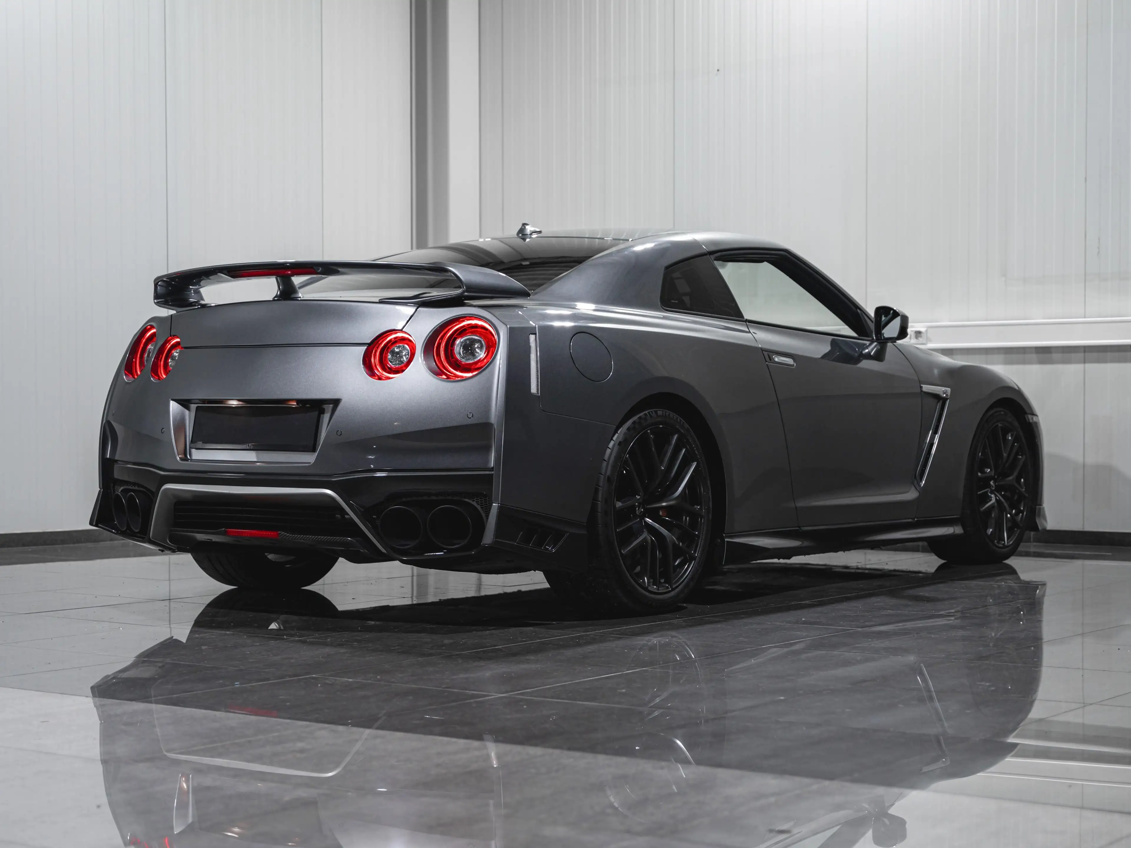 Nissan GT-R R35 — photo 10