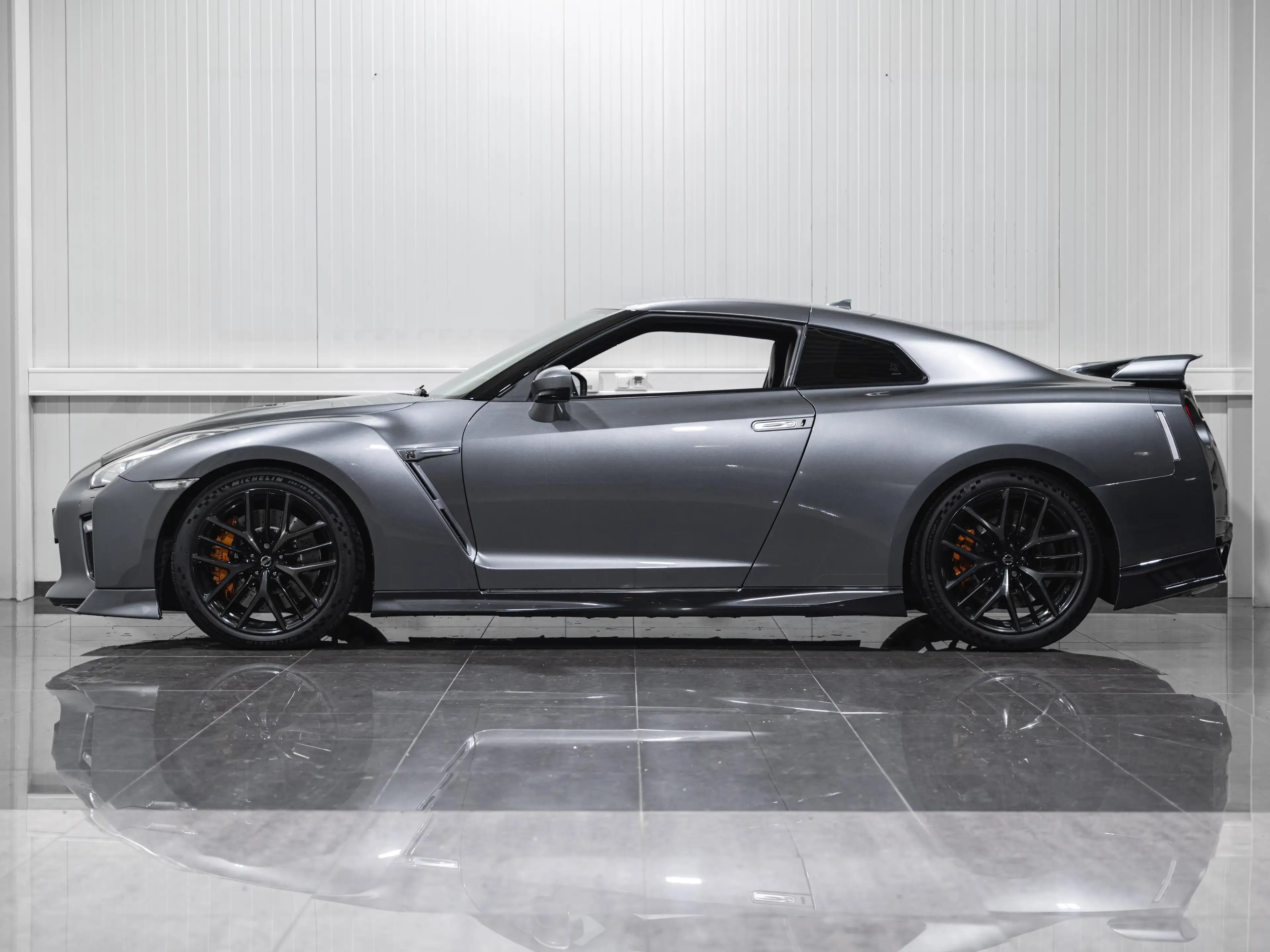Nissan GT-R R35 — photo 5