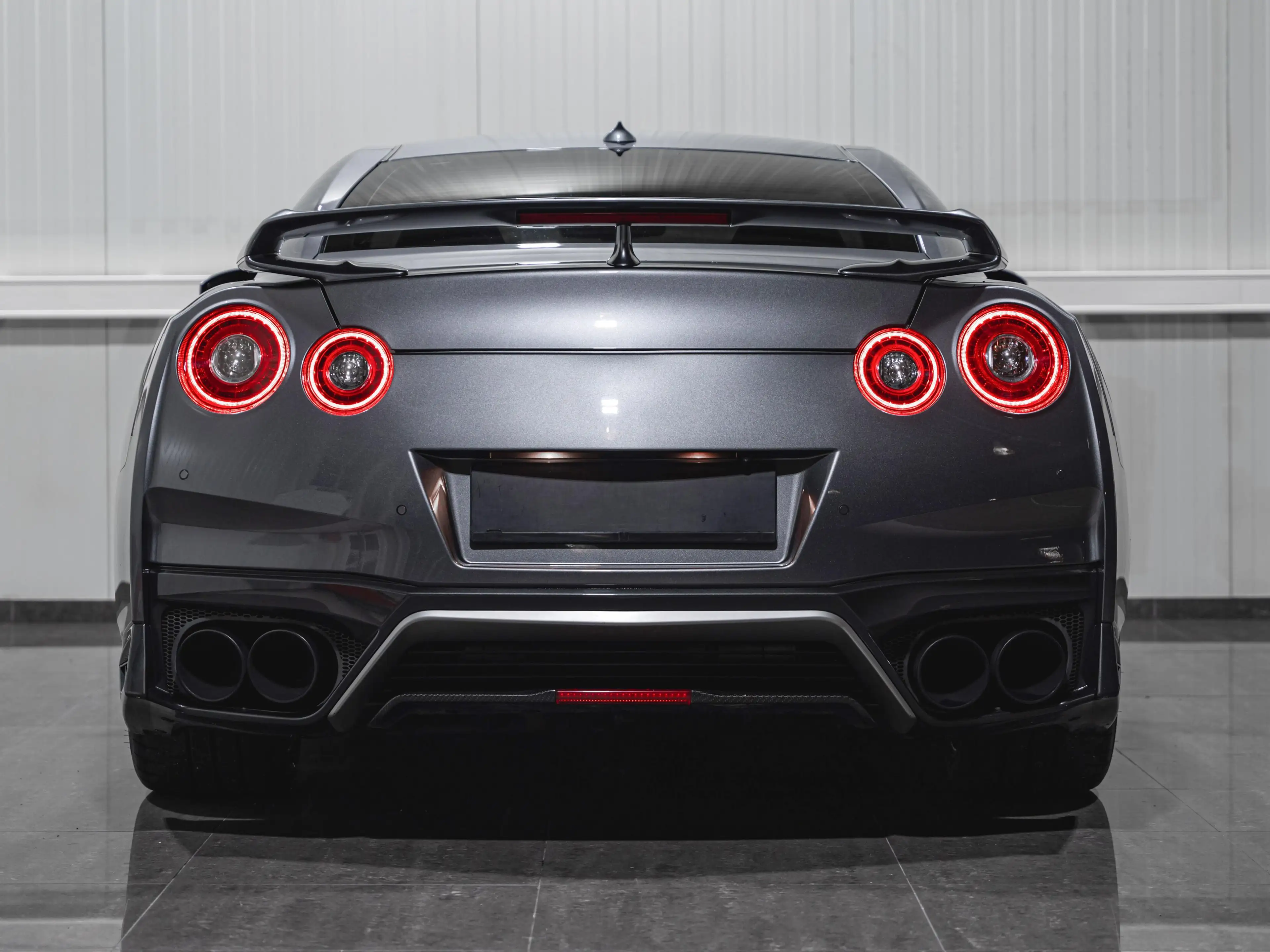 Nissan GT-R R35 — photo 9