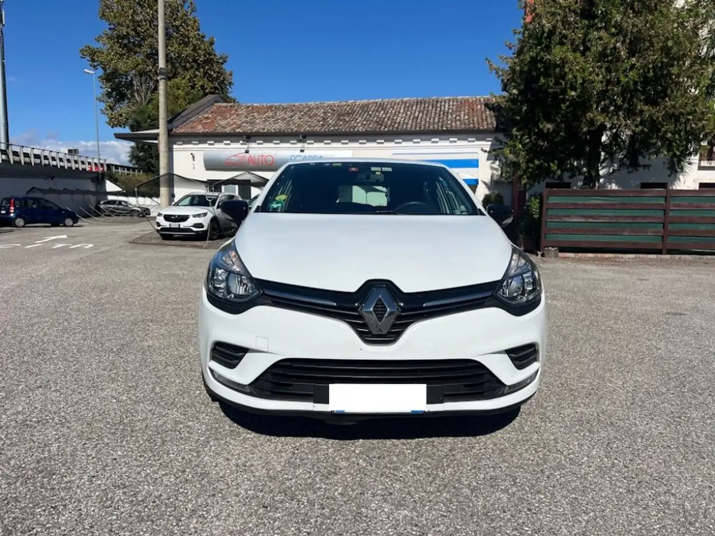 Renault Clio dCi 8V 75 CV 5 porte Moschino Life Weiß - 2