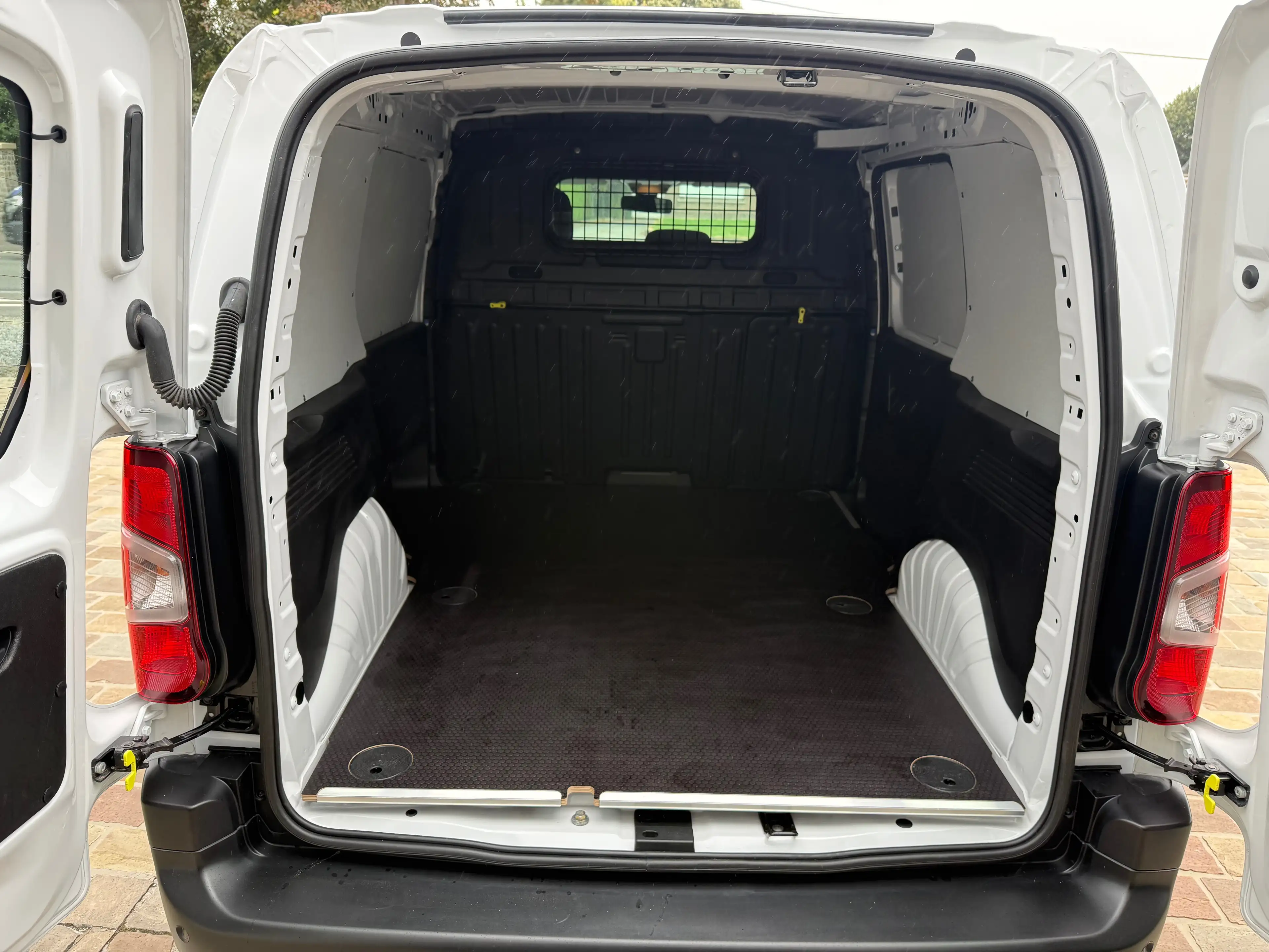 Toyota Proace City 1.2 PureTech — photo 11