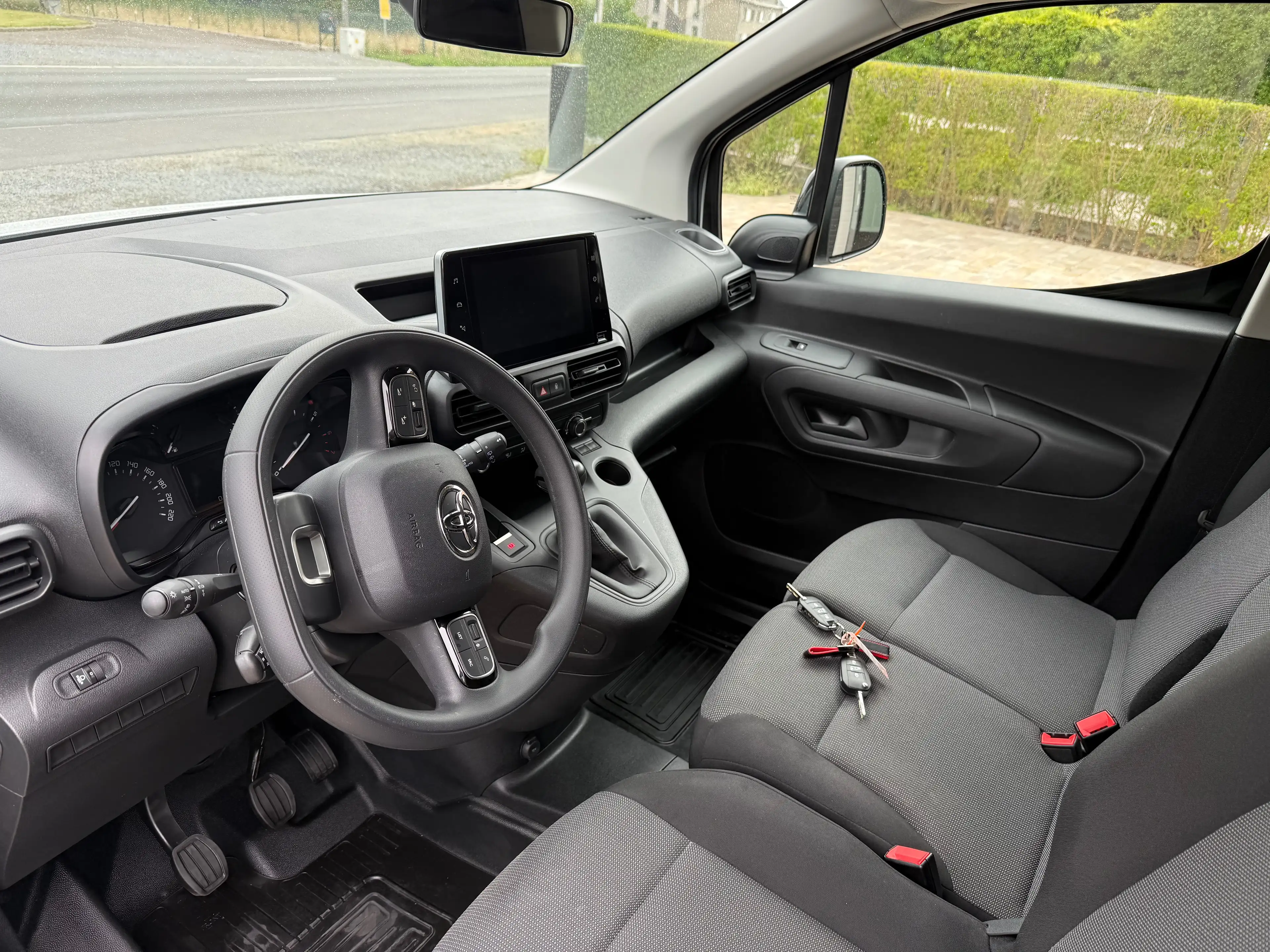 Toyota Proace City 1.2 PureTech — photo 8
