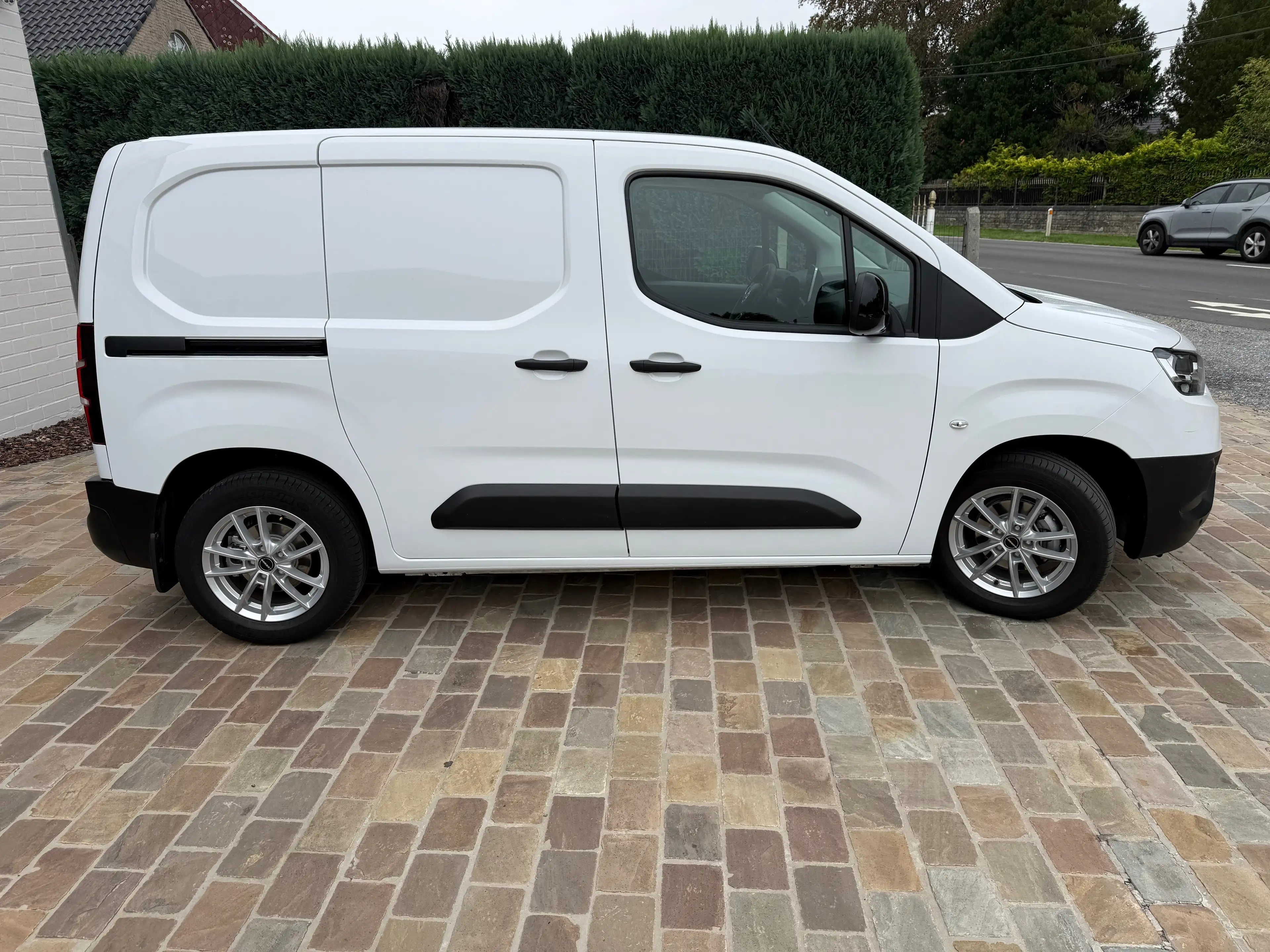 Toyota Proace City 1.2 PureTech — photo 7