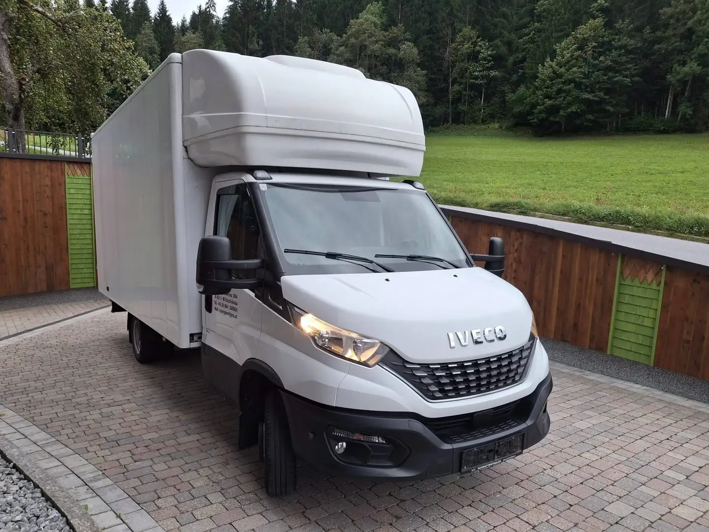 Iveco Daily 35C18 Weiß - 1