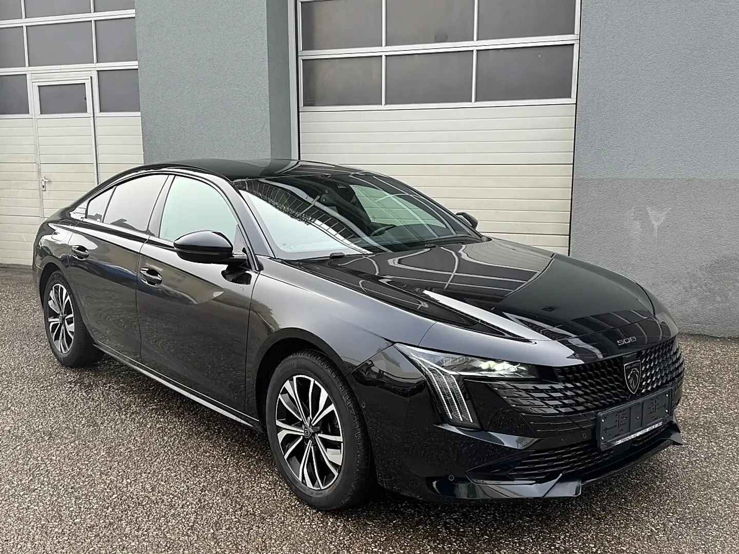 Peugeot 508 PureTech 130 EAT8 S&S Allure Aut. Schwarz - 2
