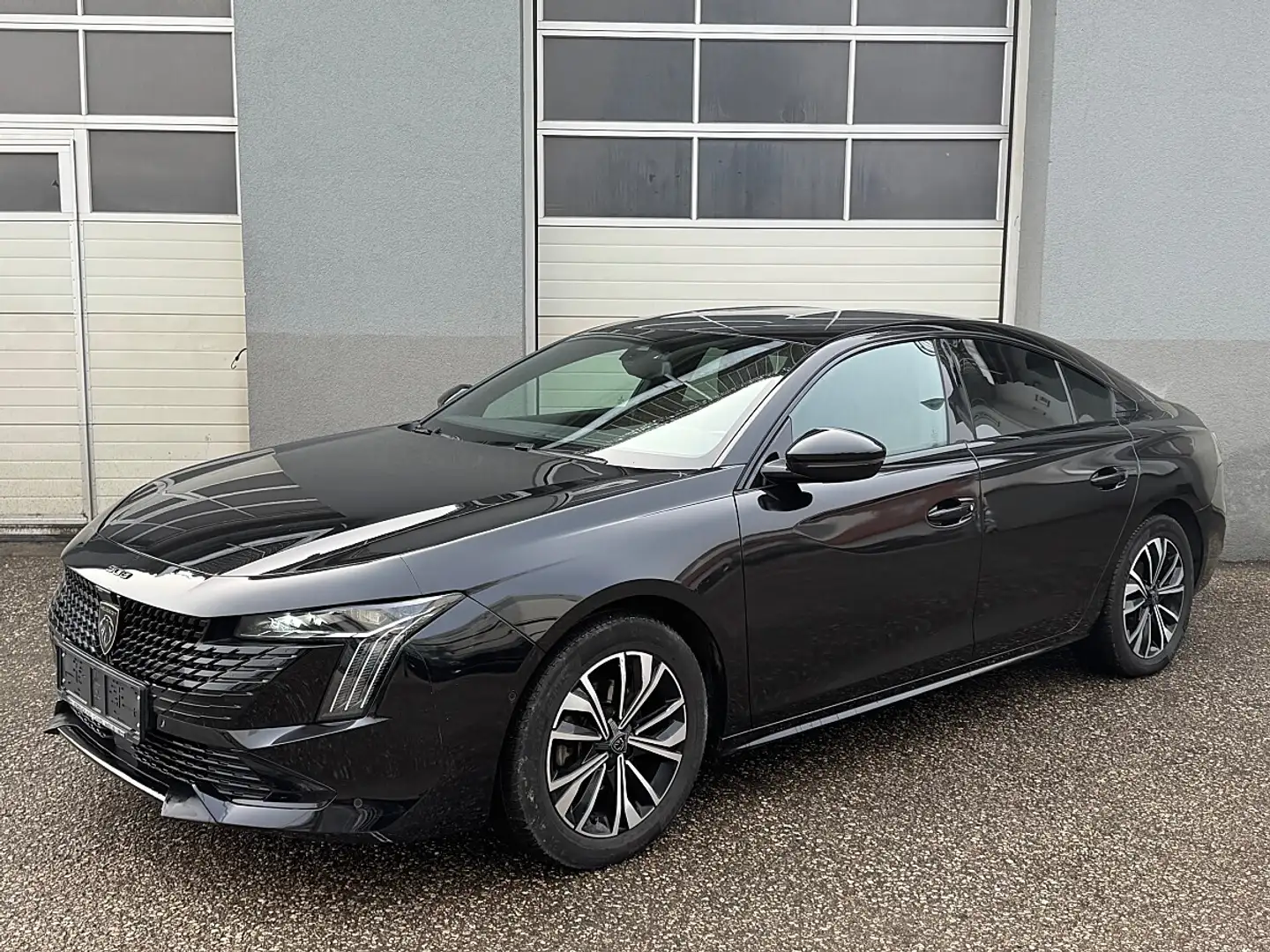 Peugeot 508 PureTech 130 EAT8 S&S Allure Aut. Schwarz - 1