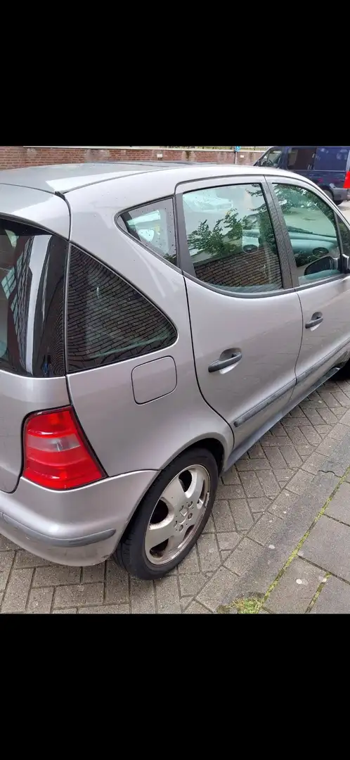 Mercedes-Benz A 190 Elegance Šedá - 2