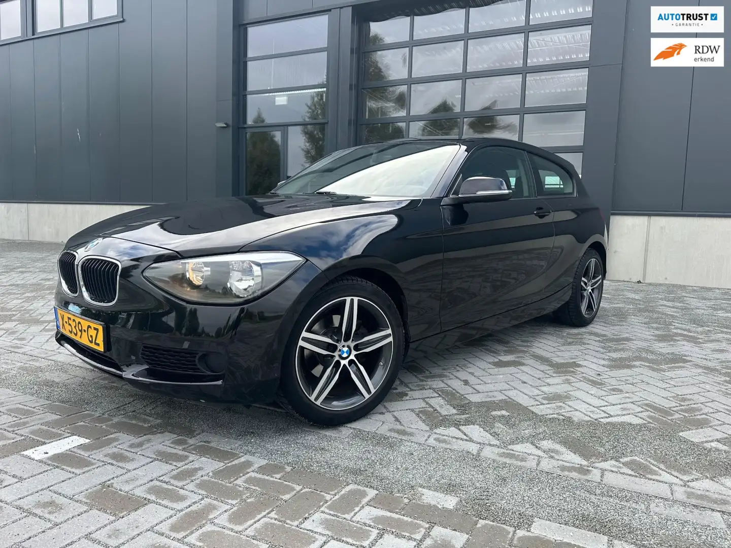BMW 114 1-serie 114i Black - 1