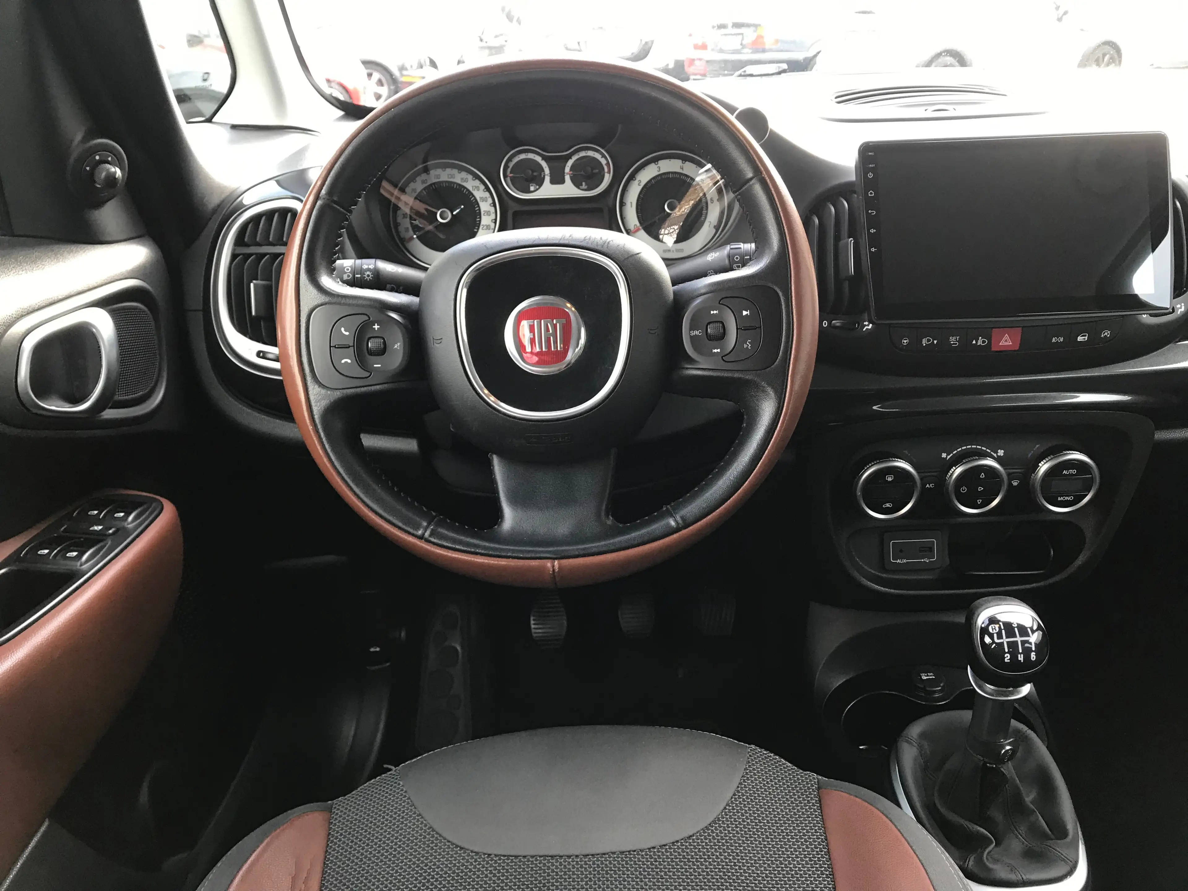 Fiat 500L 500L Diesel 1.6 Rock N Road Edition Apple CarPlay — photo 11