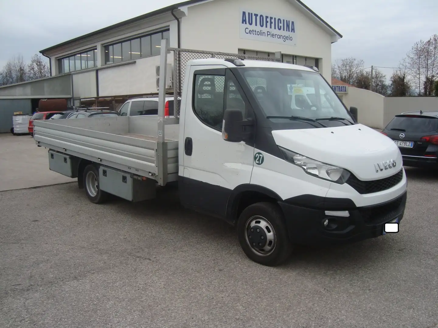 Iveco Daily 2.3 Jtd 35-310 con Cassone Fisso Blanc - 1