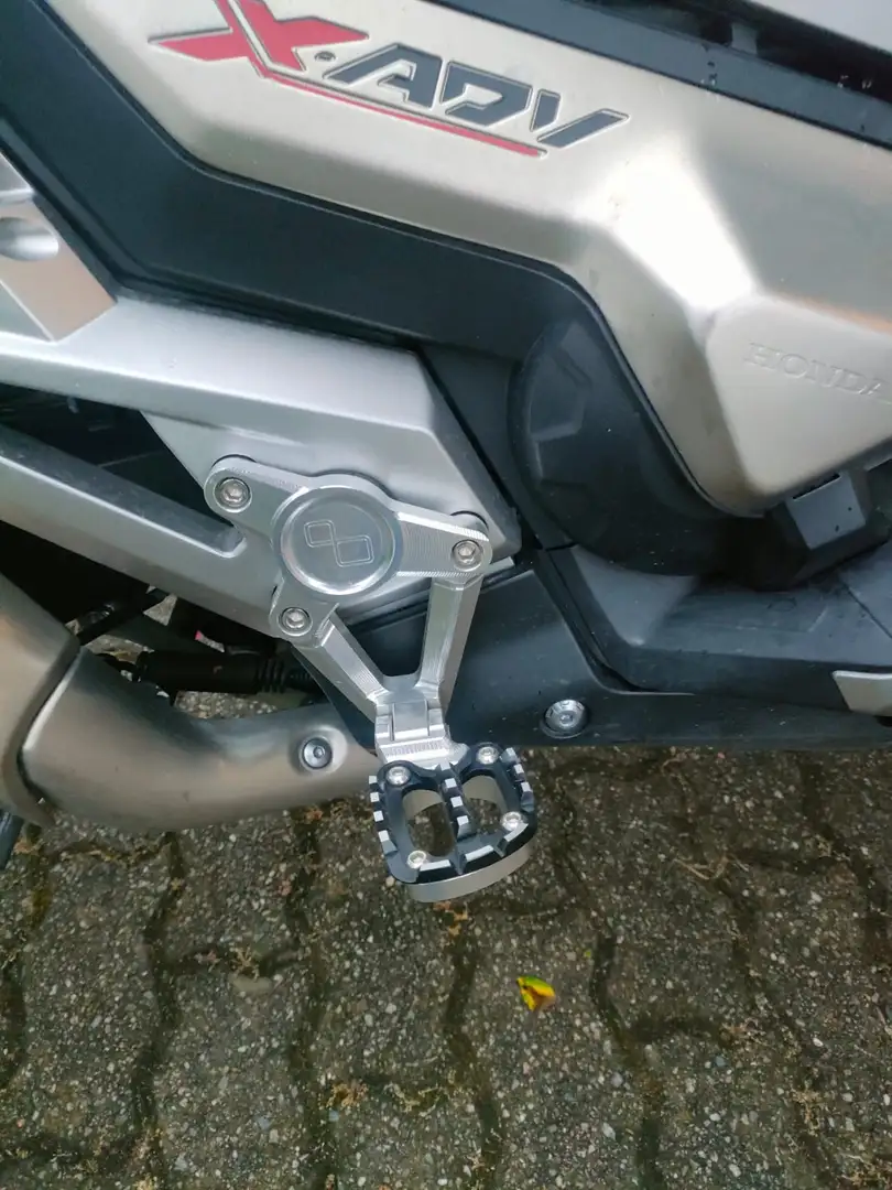 Honda X-ADV Luglio 218,gomme nuove ,pedane laterali, bauletto Gris - 2