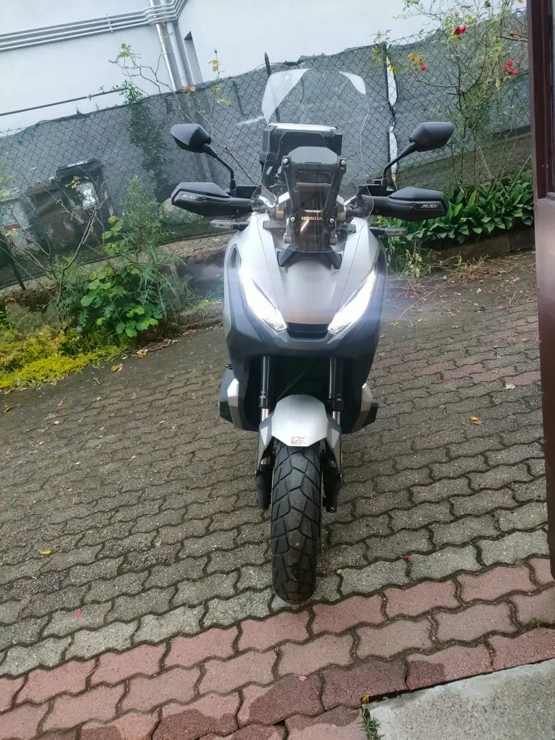 Honda X-ADV Luglio 218,gomme nuove ,pedane laterali, bauletto Gris - 1