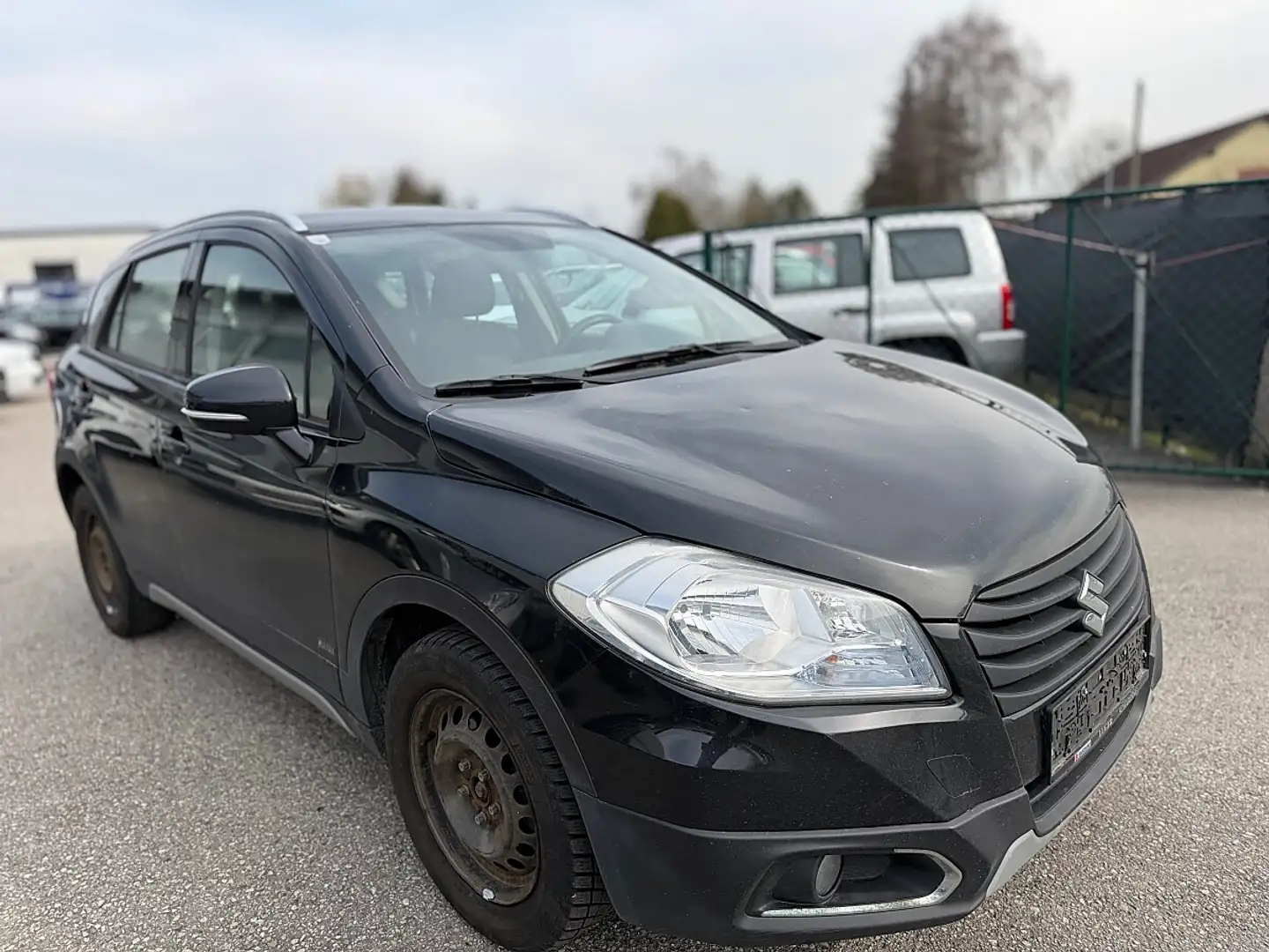 Suzuki SX4 S-Cross Schwarz - 1