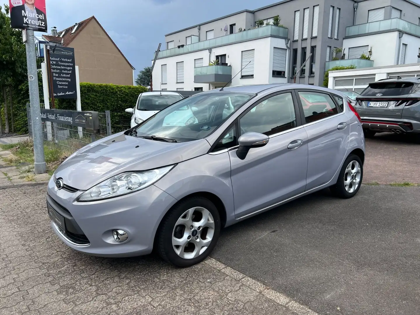 Ford Fiesta Titanium 1.25 Liter **5 TÜR*82PS*PDC*SHZ* Argent - 1
