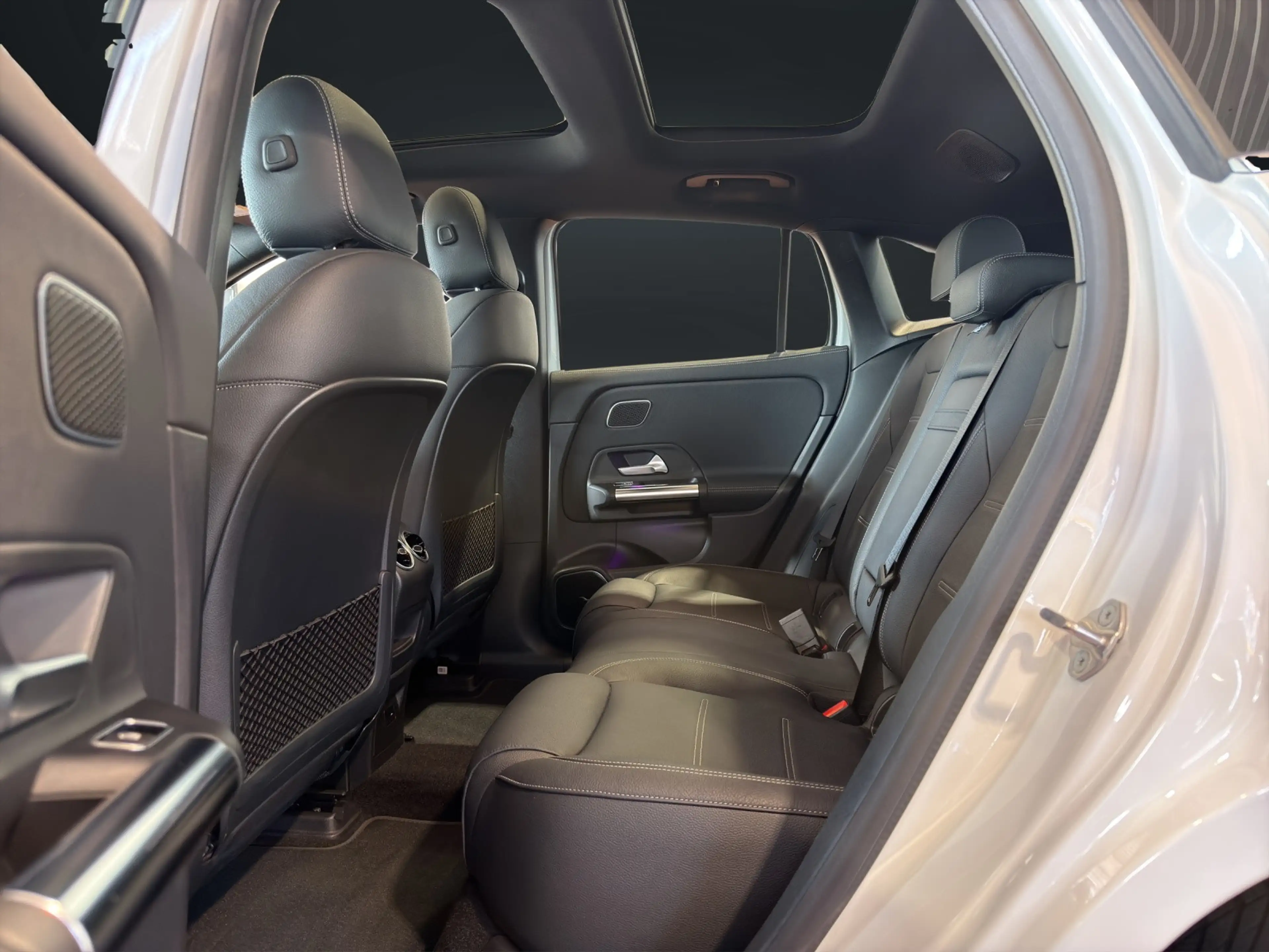 Mercedes-Benz EQA 250 | AMG Line | Pano | ACC — photo 13
