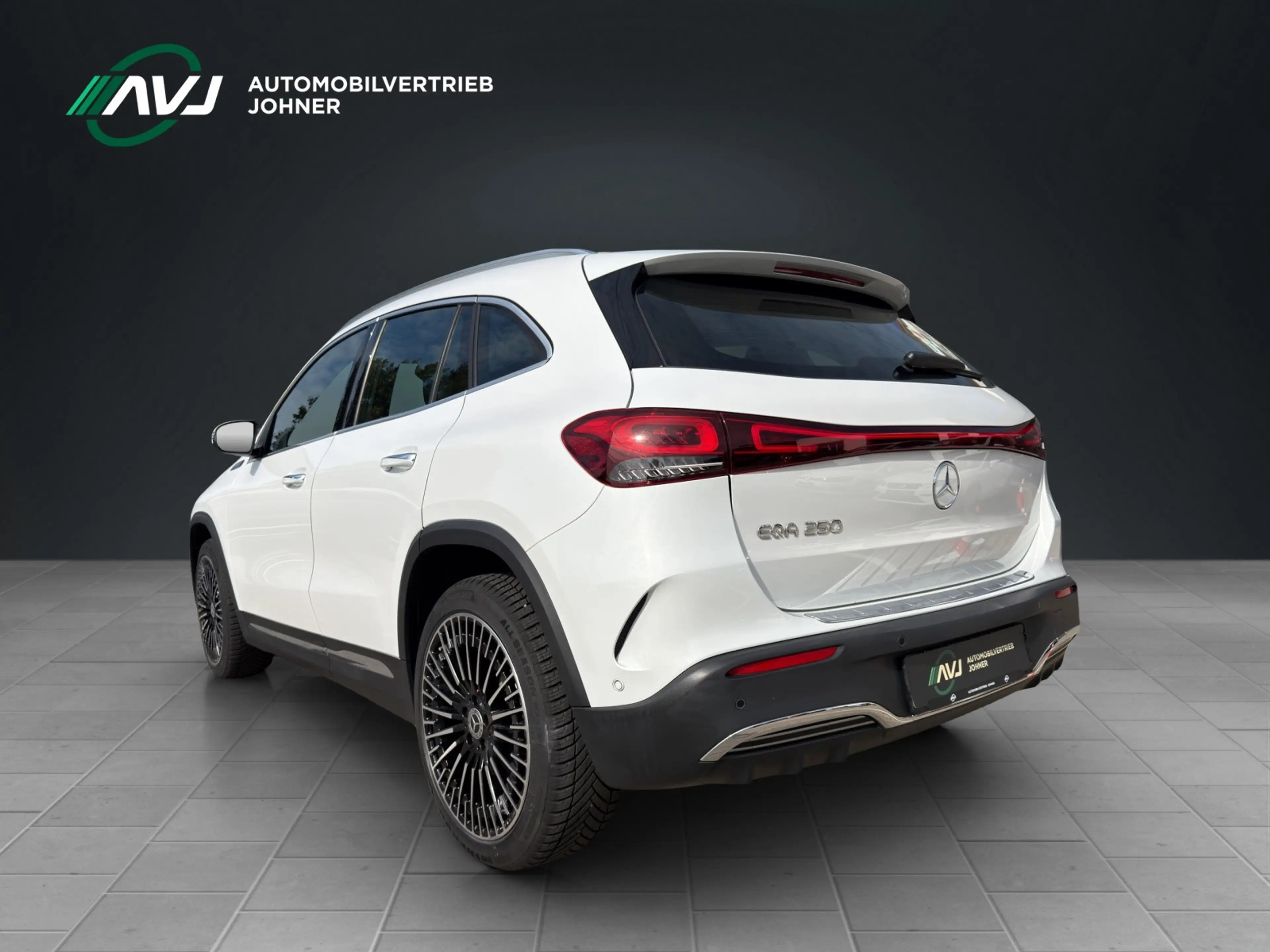 Mercedes-Benz EQA 250 | AMG Line | Pano | ACC — photo 3