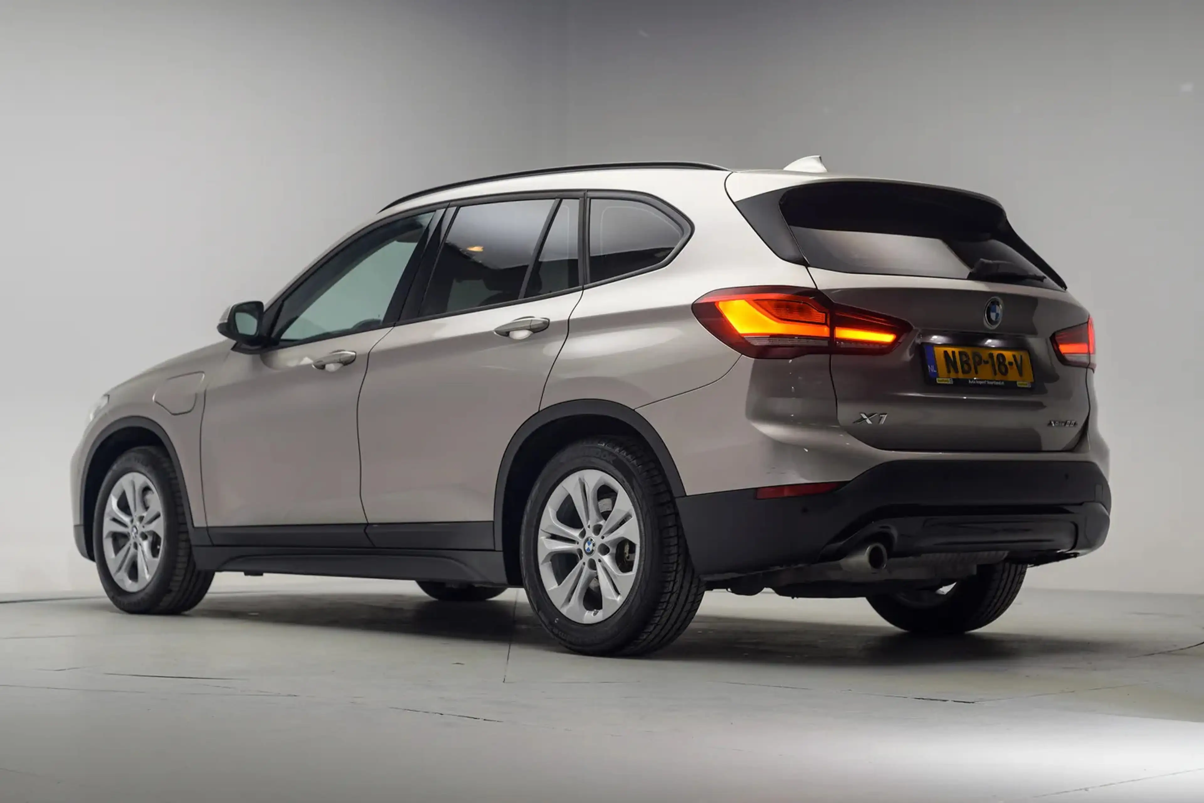 BMW X1 xDrive 25e Executive Aut. [ Navi Camera Leder ] — photo 3
