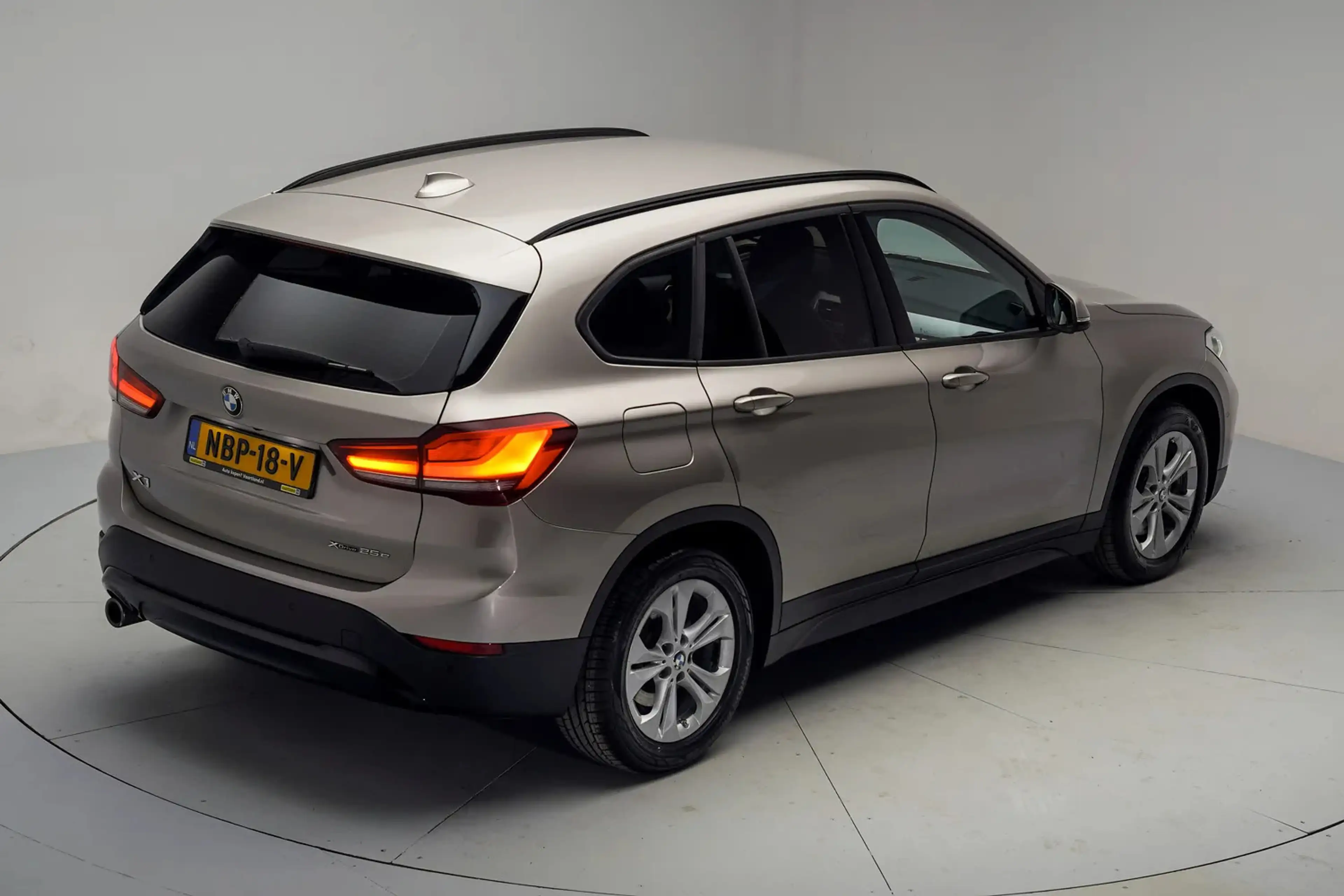 BMW X1 xDrive 25e Executive Aut. [ Navi Camera Leder ] — photo 13