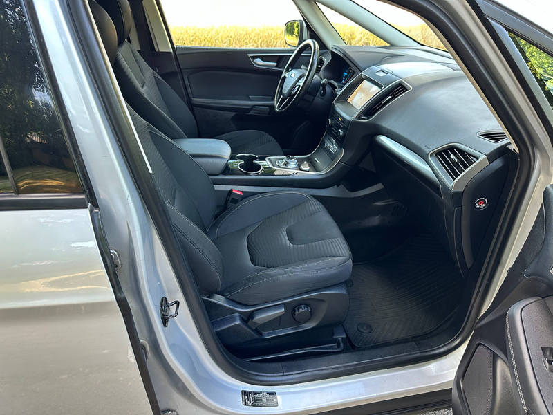 Ford S-Max Trend — photo 12