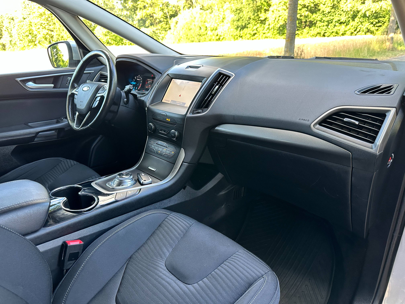 Ford S-Max Trend — photo 11