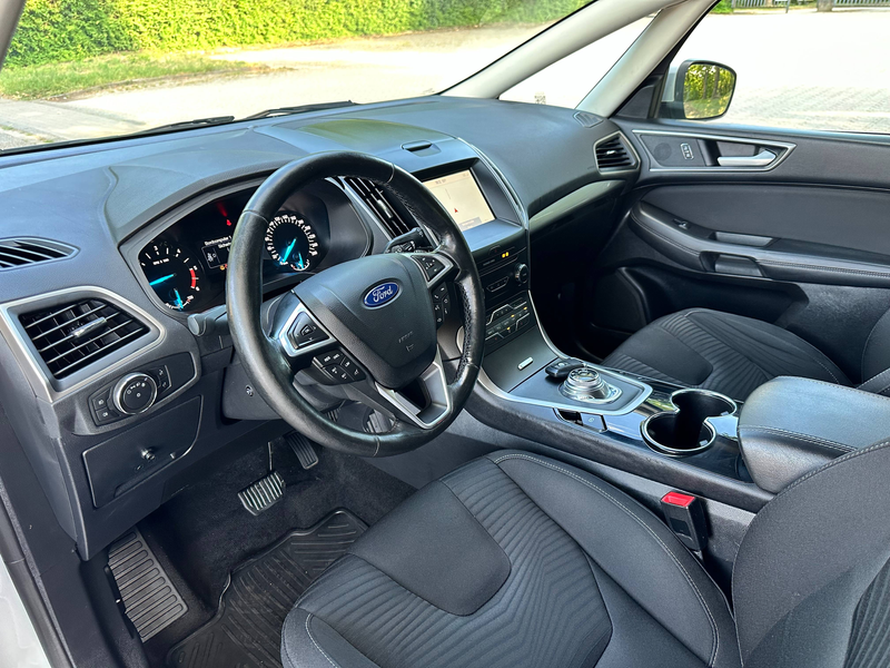 Ford S-Max Trend — photo 9