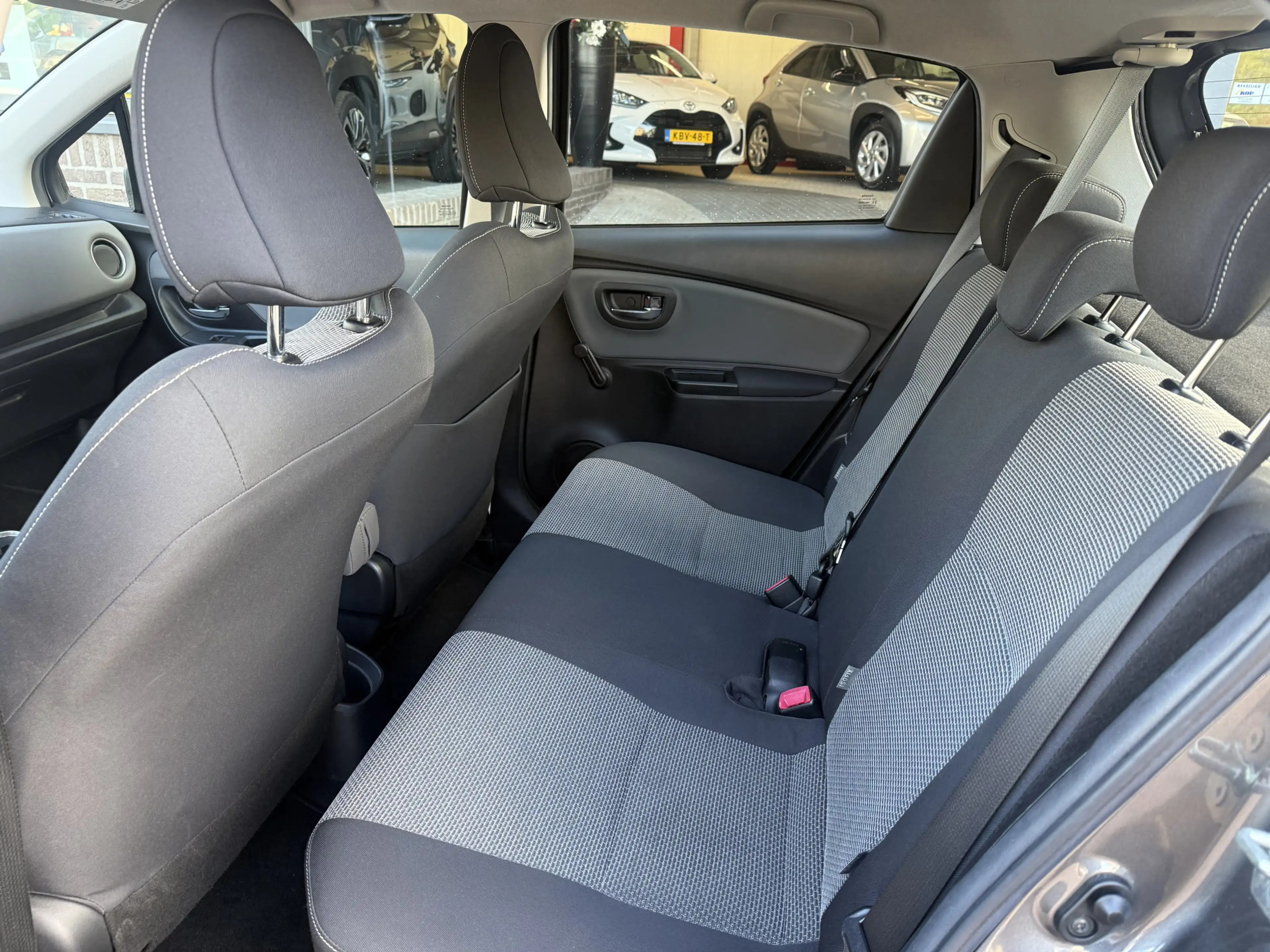 Toyota Yaris 1.5 Hybrid Aspiration — photo 9