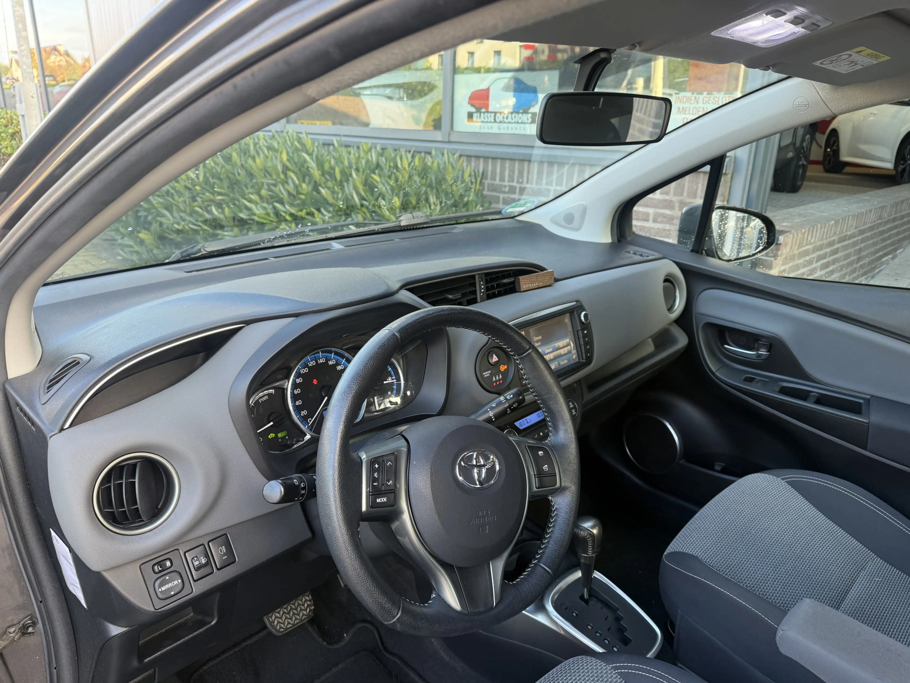 Toyota Yaris 1.5 Hybrid Aspiration — photo 11