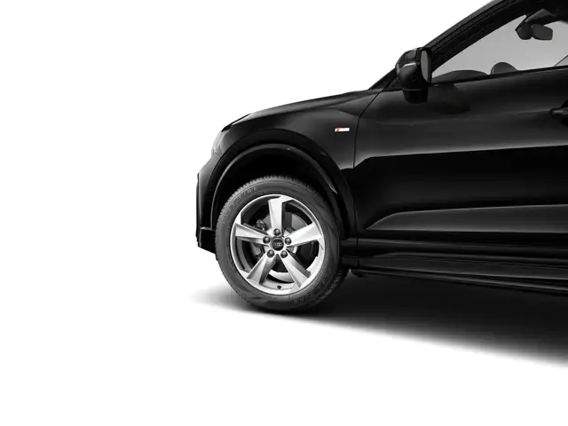 Audi Q2 view 4