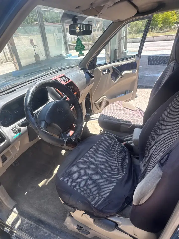 Nissan Terrano 3p 2.7 td Sport, foto 4