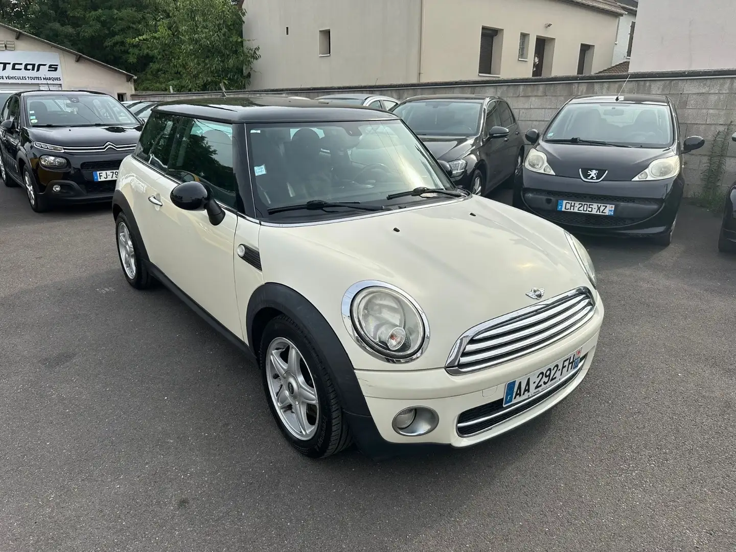 MINI Cooper Hatch 1.6 D - 110 Cooper Pack Chili + Wit - 1