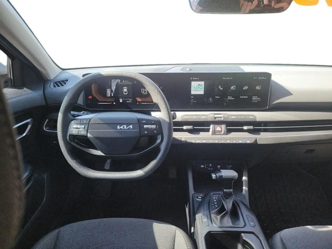 Kia K4 снимка Kia K4