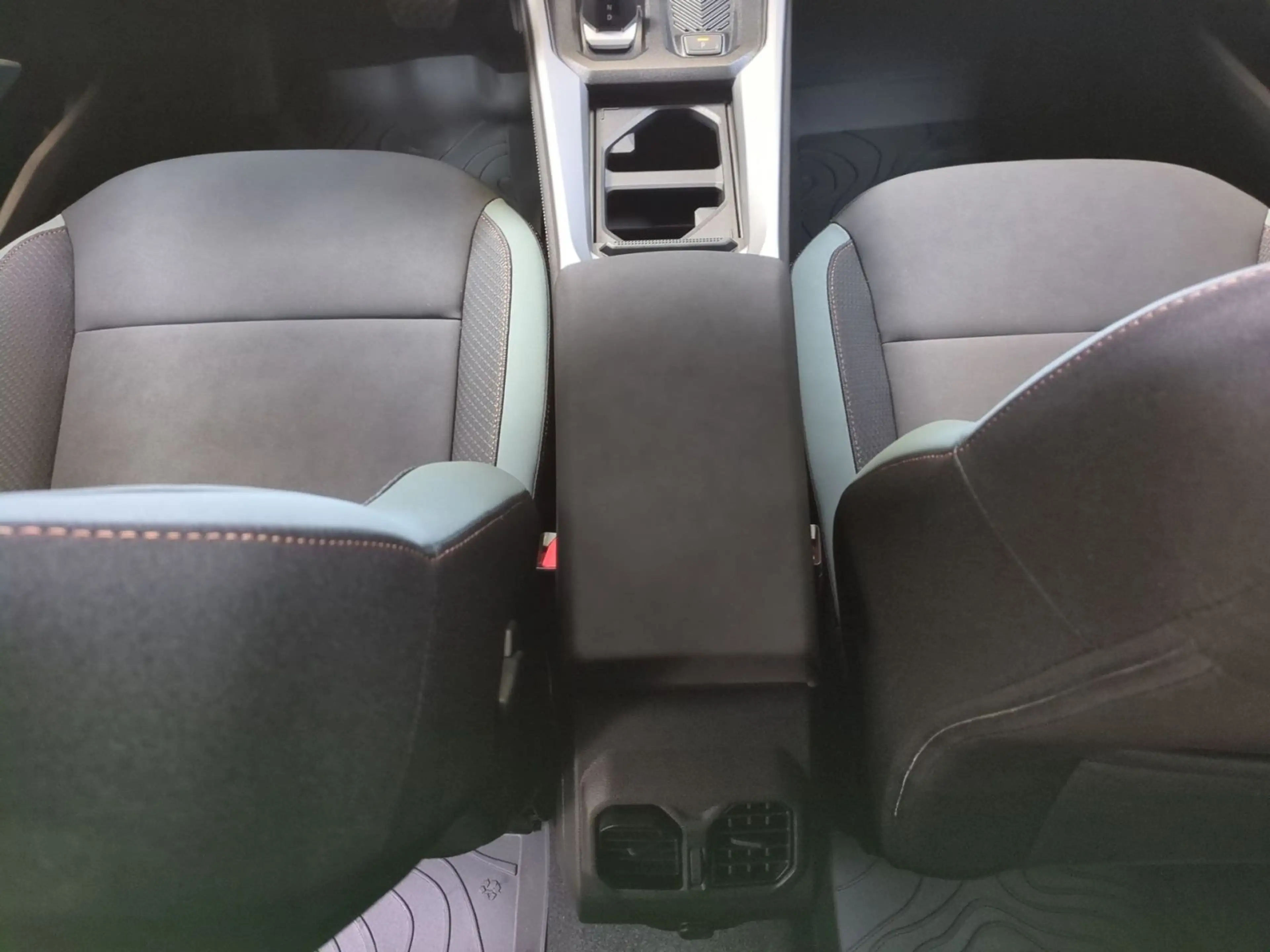 Dacia Bigster Extreme mild hybrid-G 140 auto*City-Wint — photo 15