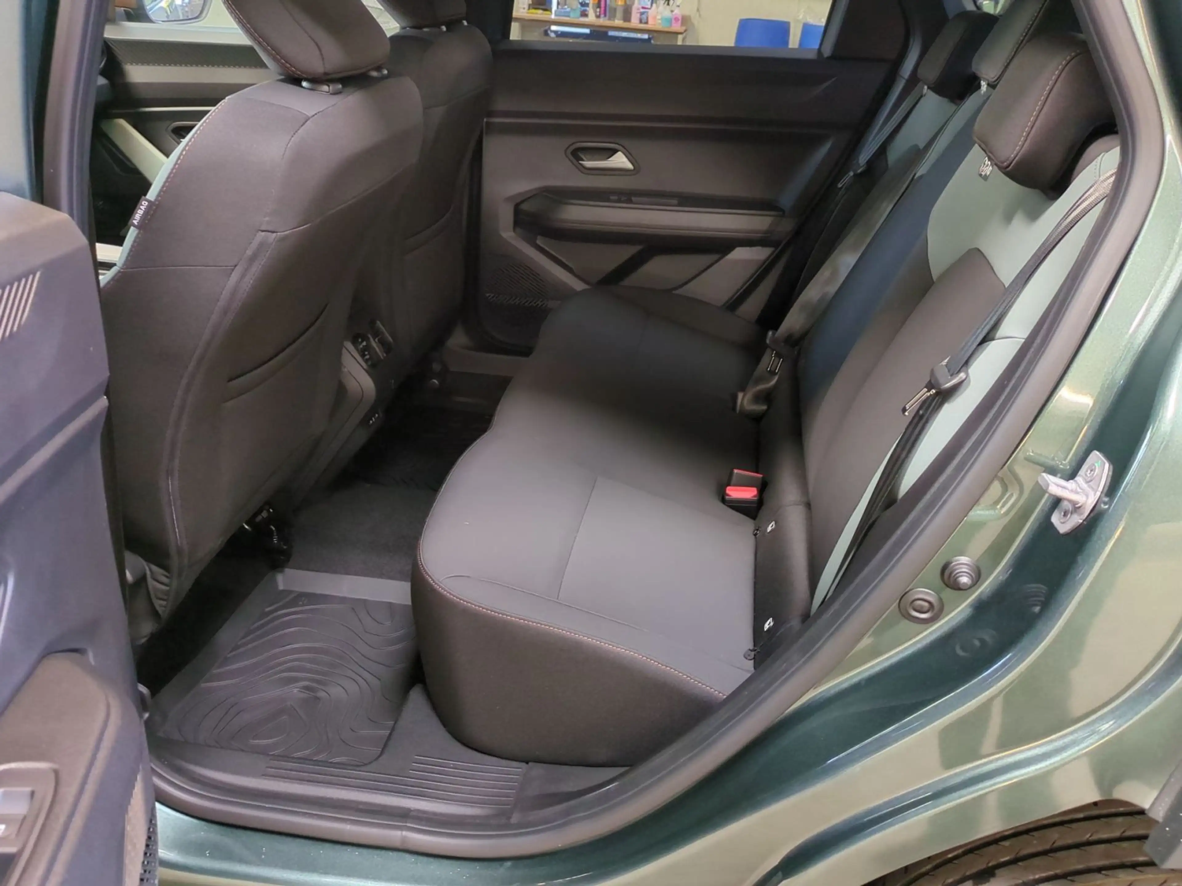 Dacia Bigster Extreme mild hybrid-G 140 auto*City-Wint — photo 13