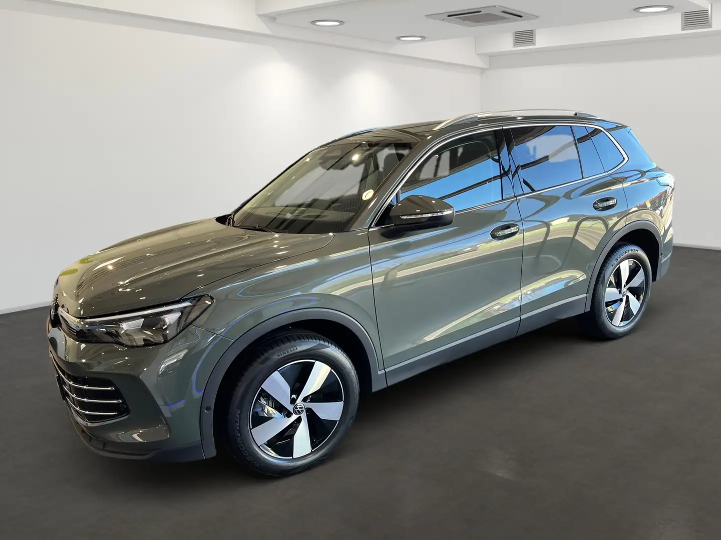 Volkswagen Tiguan 2.0 TDI 4M Elegance *AHK*HEAD-UP*PANO*NAVI* Grün - 2