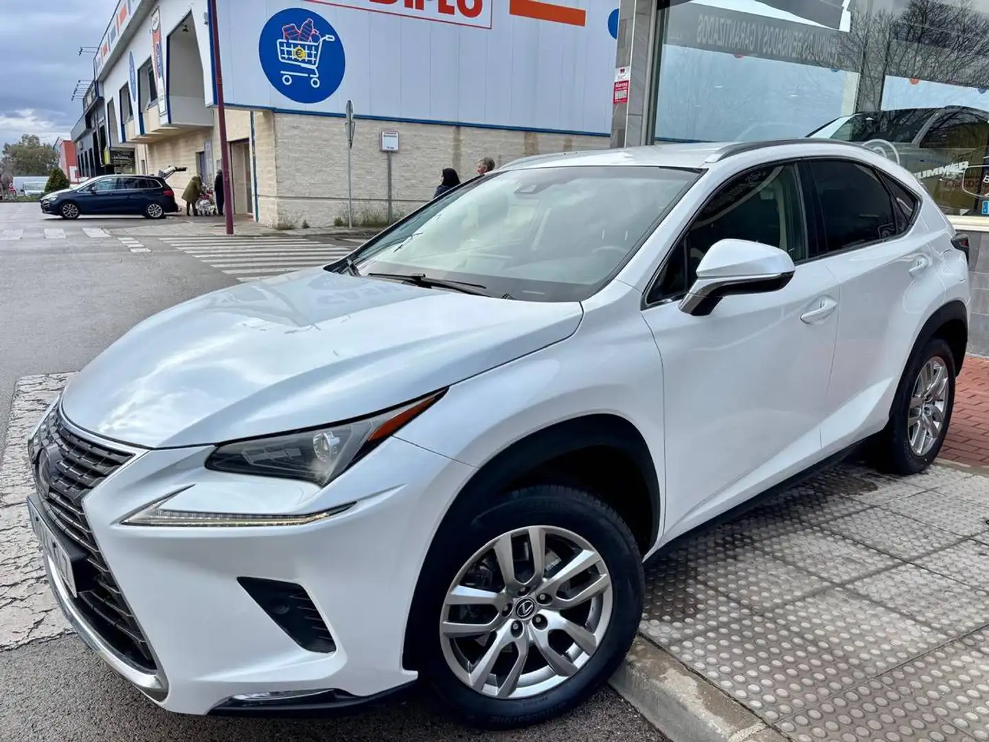 Lexus NX 300 300h Executive Navigation 4WD Weiß - 1