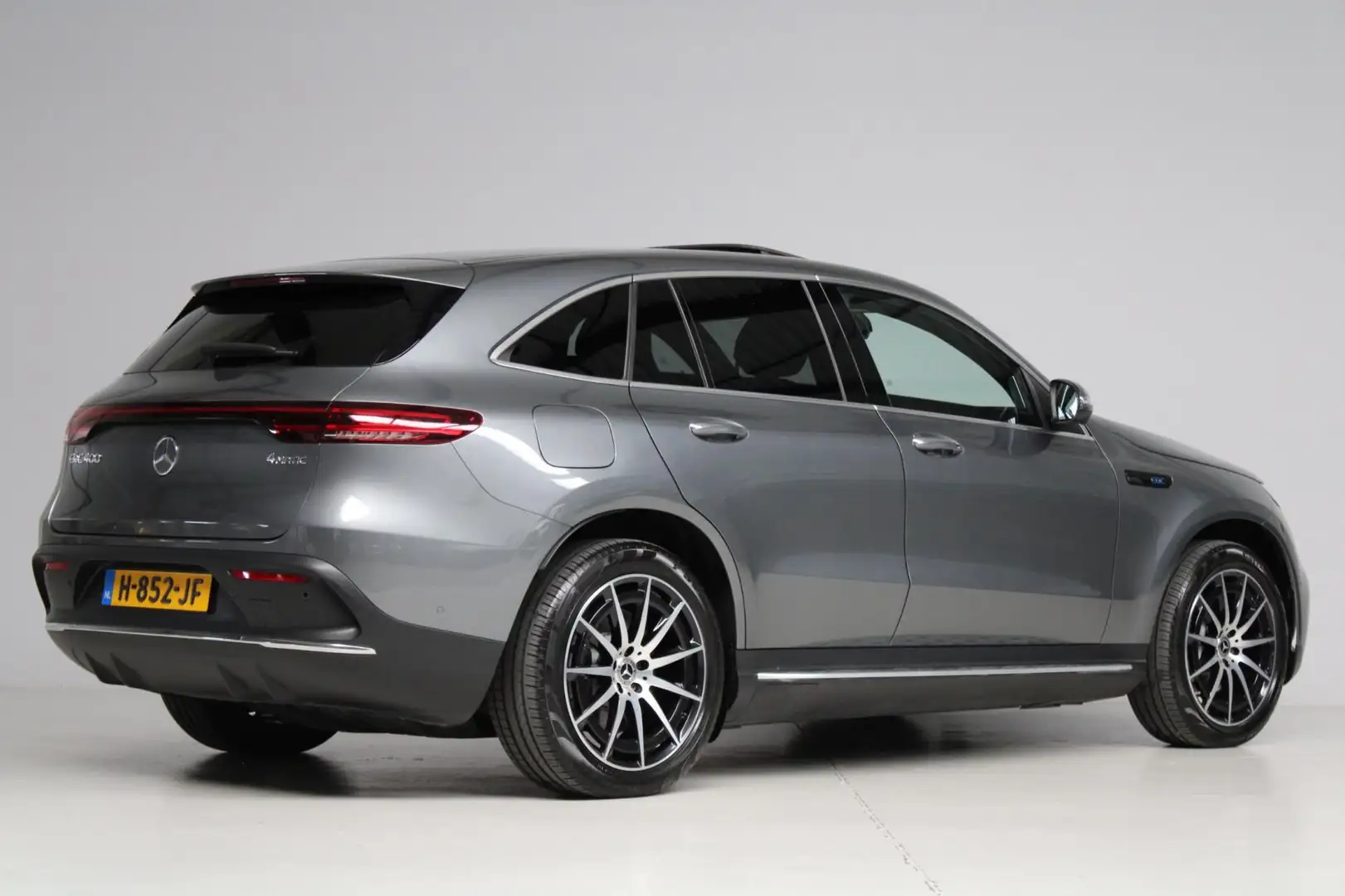 Mercedes-Benz EQC 400 4MATIC Premium Plus AMG | burmester | massage | he Grijs - 2