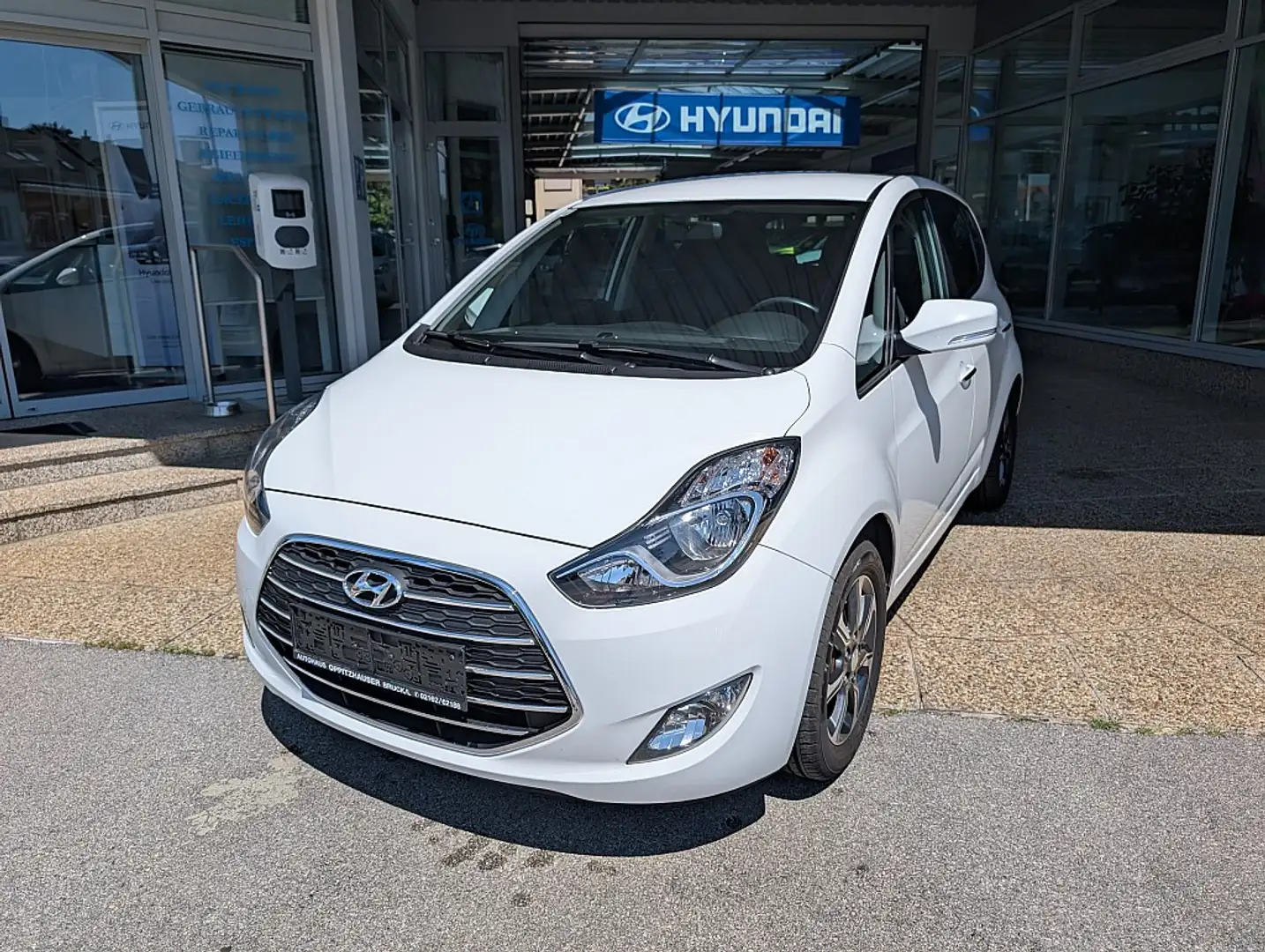 Hyundai iX20 1,6 CVVT GO! Aut. Weiß - 1