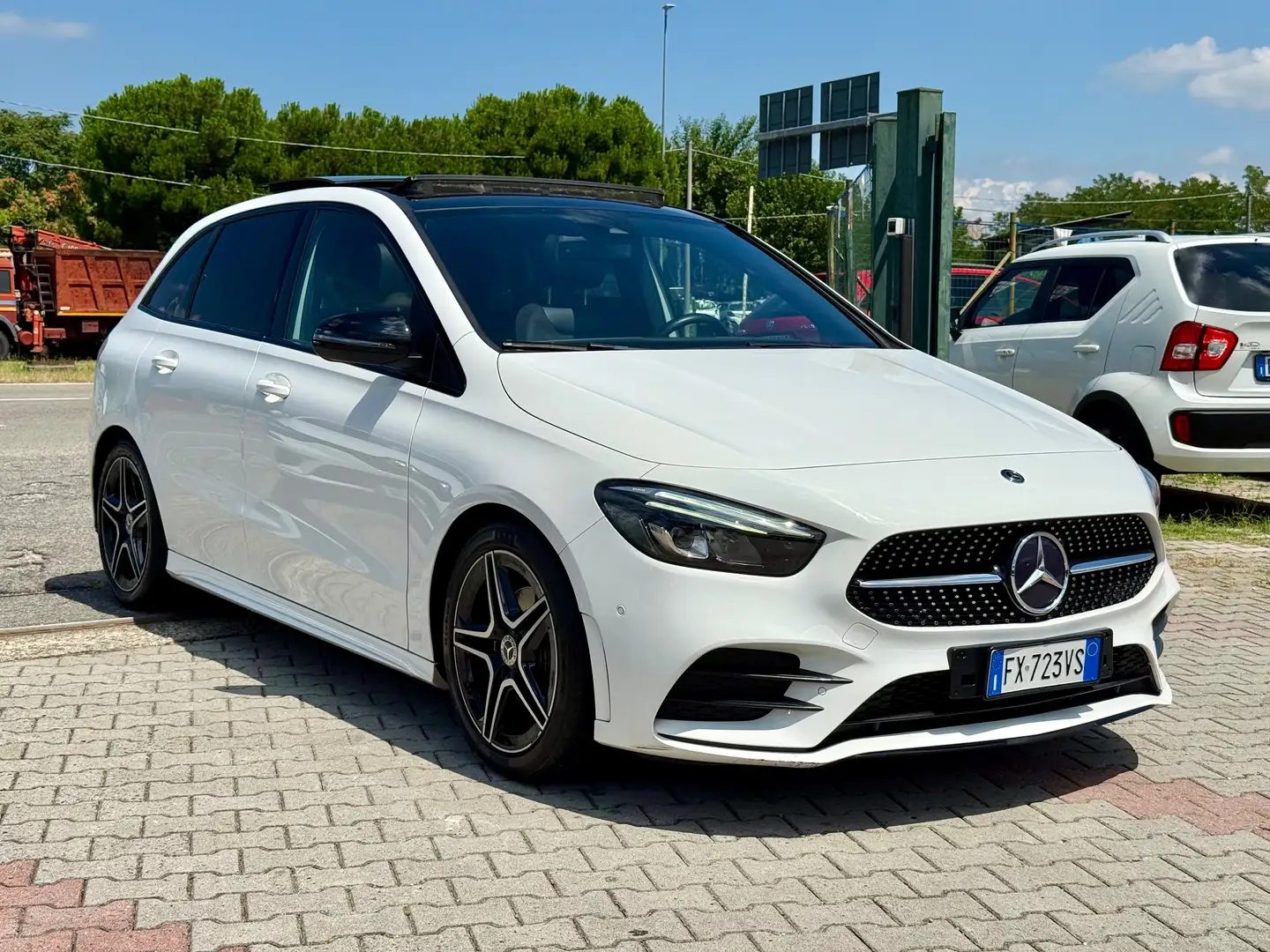 Mercedes-Benz B 180 d Premium auto AMG **TETTO*PELLE*LED** Bianco - 2