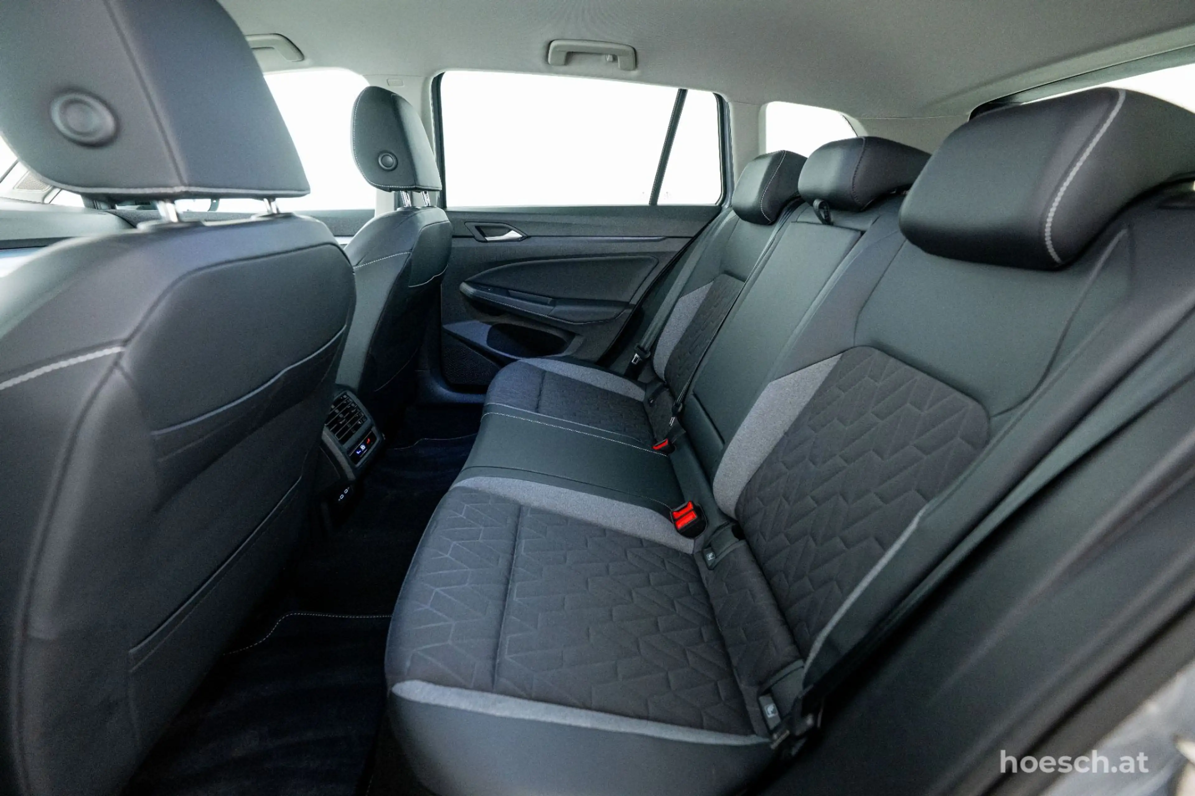 Volkswagen Golf Variant Life eTSI Aut. 17er MATRIX EASY-OPEN WINTER ++ — photo 7