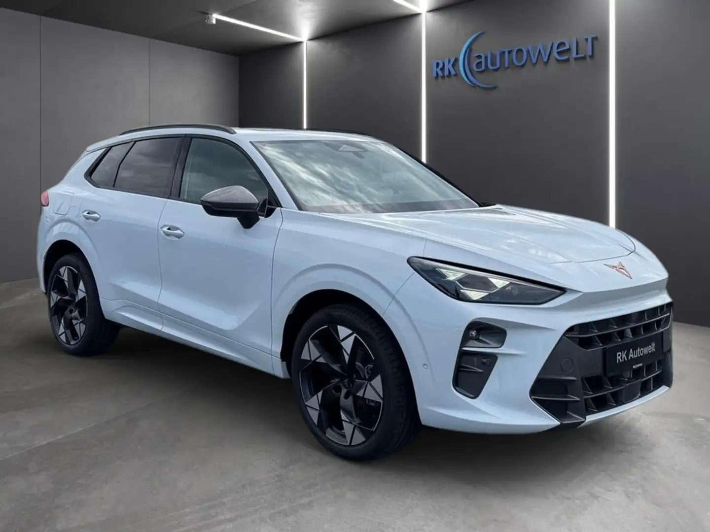 CUPRA Terramar 1.5 eTSI DSG Pano AHK Sennheiser 20'' HUD Weiß - 2