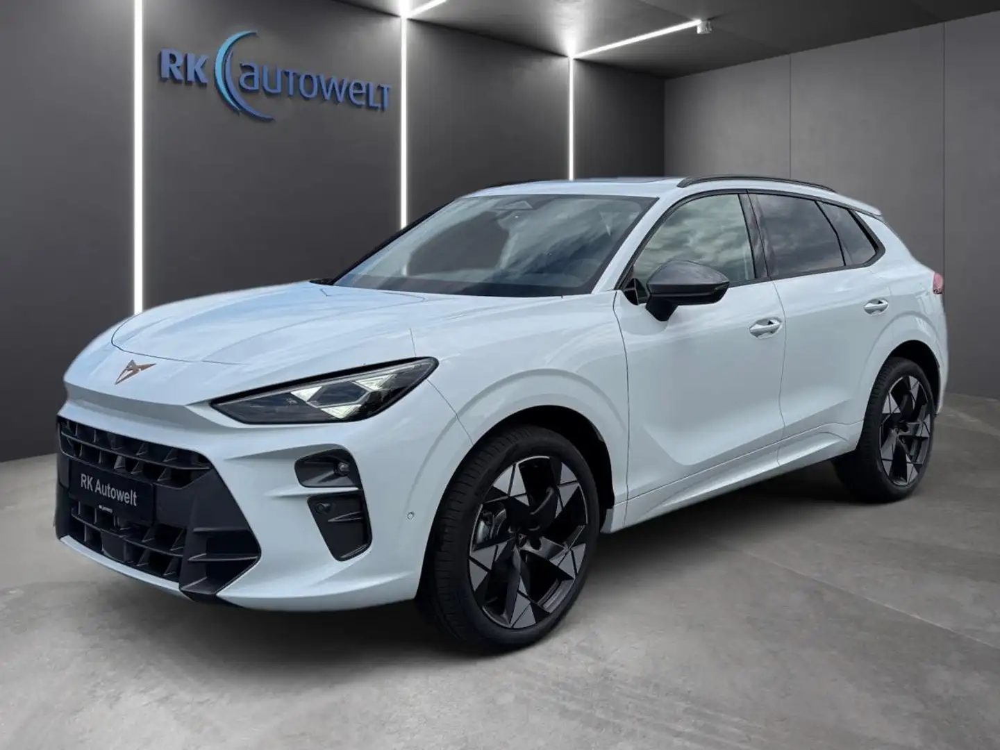 CUPRA Terramar 1.5 eTSI DSG Pano AHK Sennheiser 20'' HUD Weiß - 1