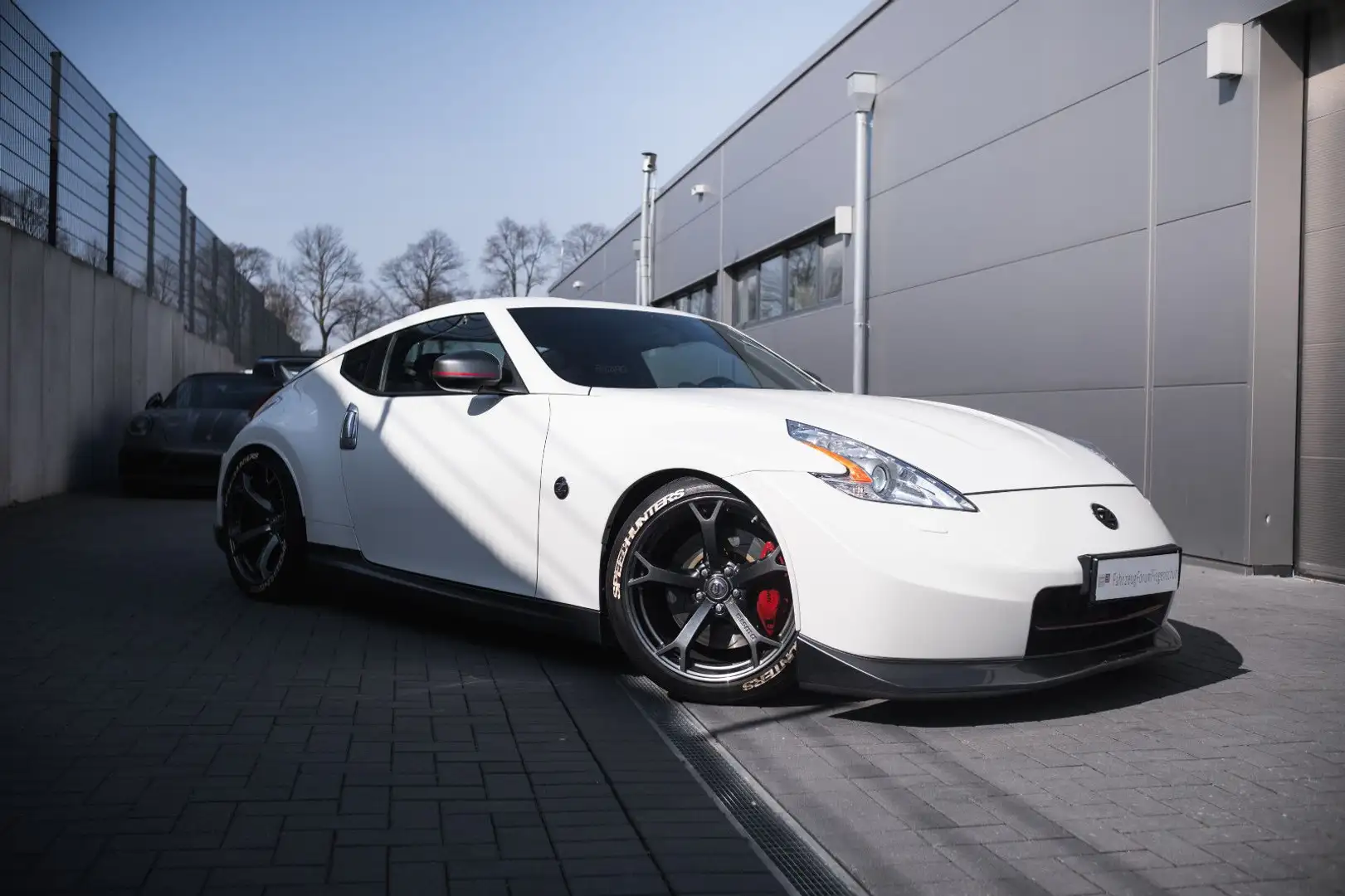 Nissan 370Z Nismo-INVIDIA V1-Shortshifter-dt. Auto Weiß - 2